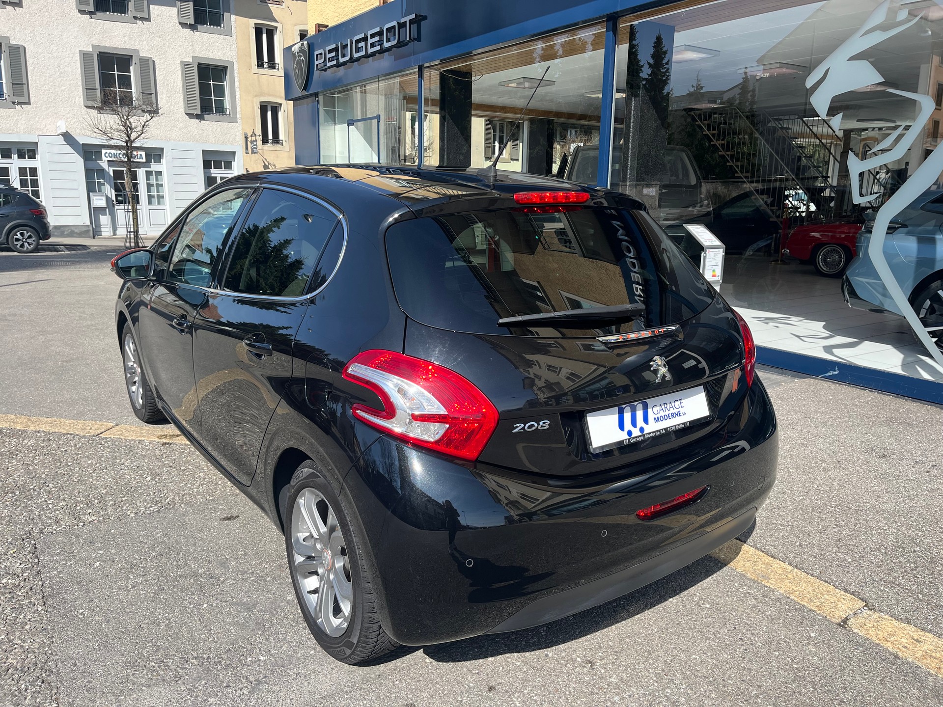 PEUGEOT 208 1.2 PureTech Access-image-5