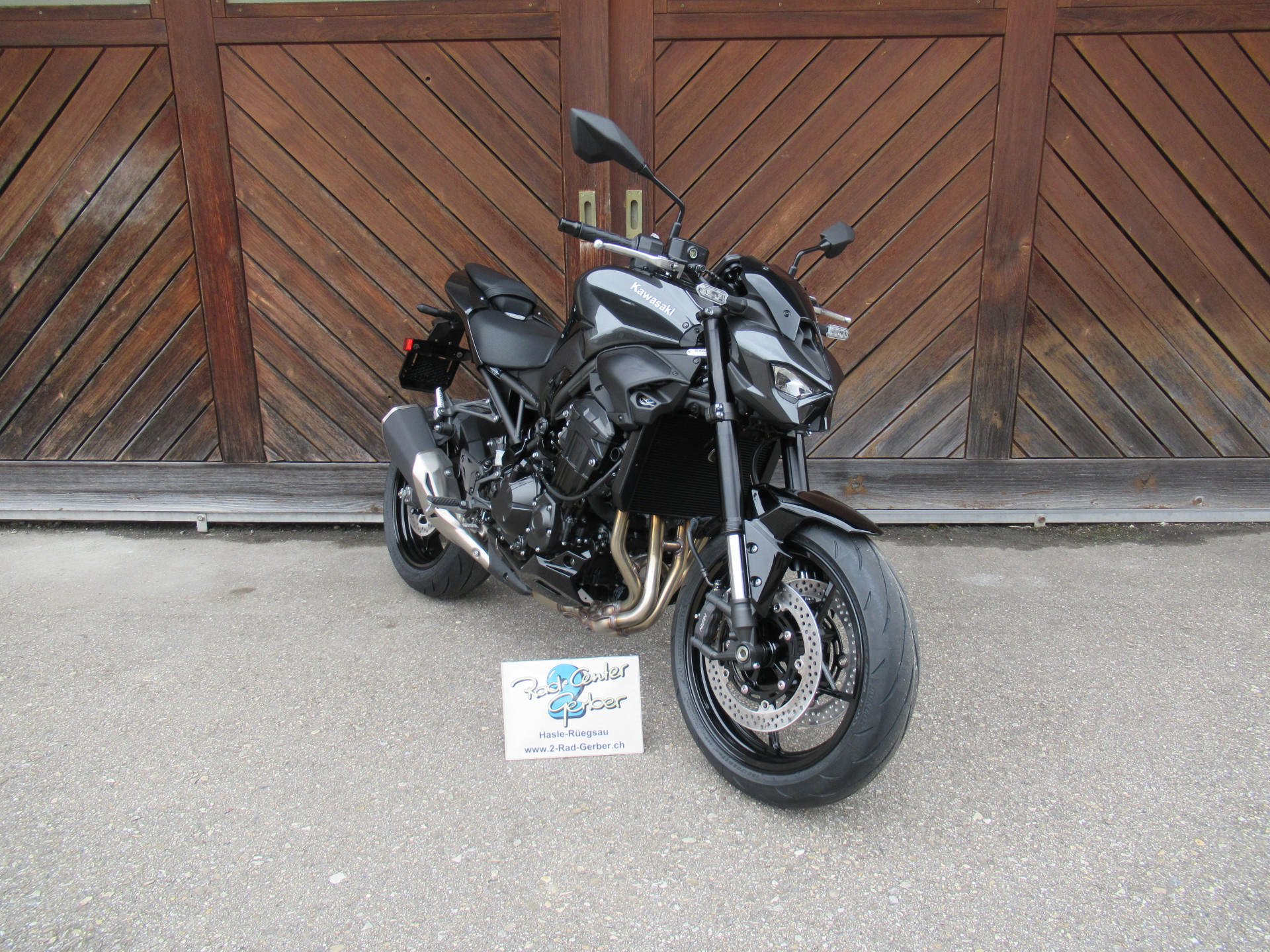 KAWASAKI Z 900-image-3