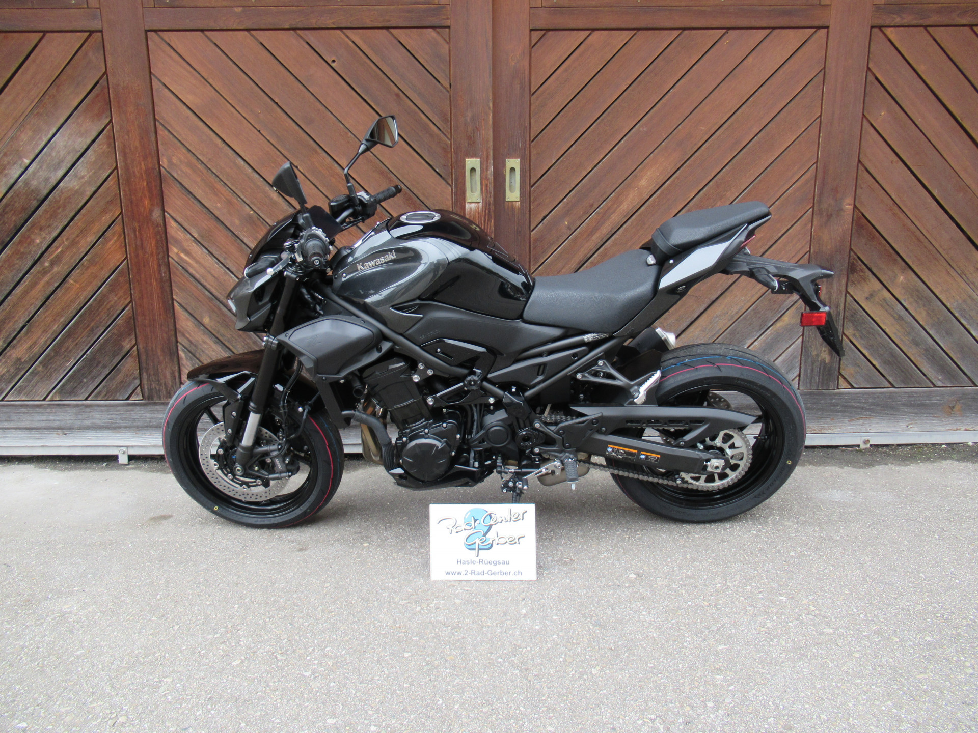 KAWASAKI Z 900-image-4