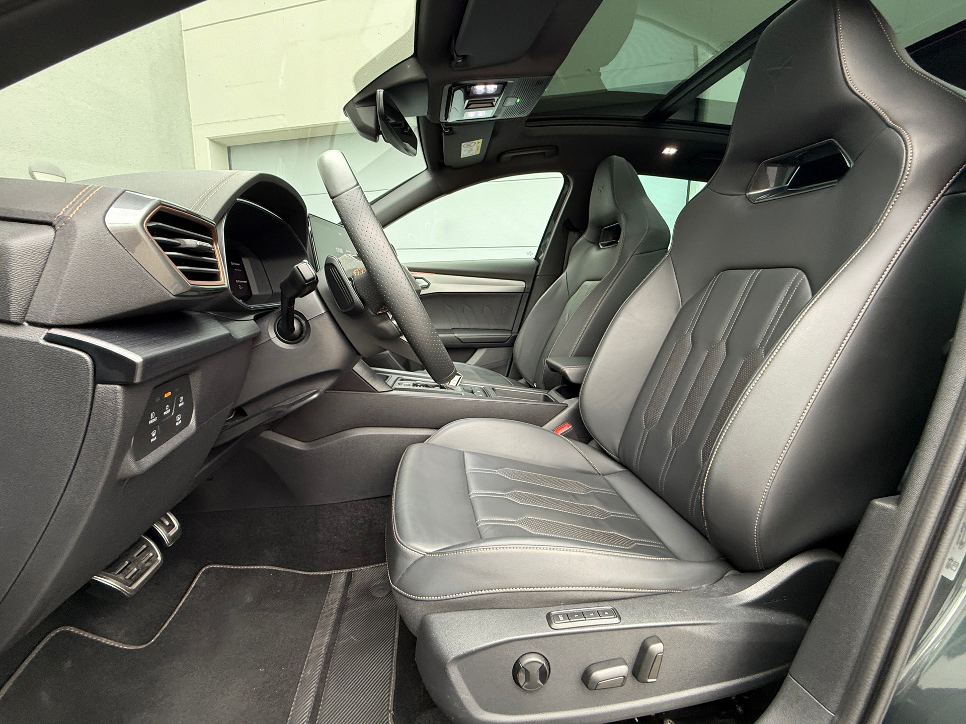 CUPRA Formentor 2.0TSI VZ 4Drive DSG mit Anhängerkupplung & Panoramadach-image-16