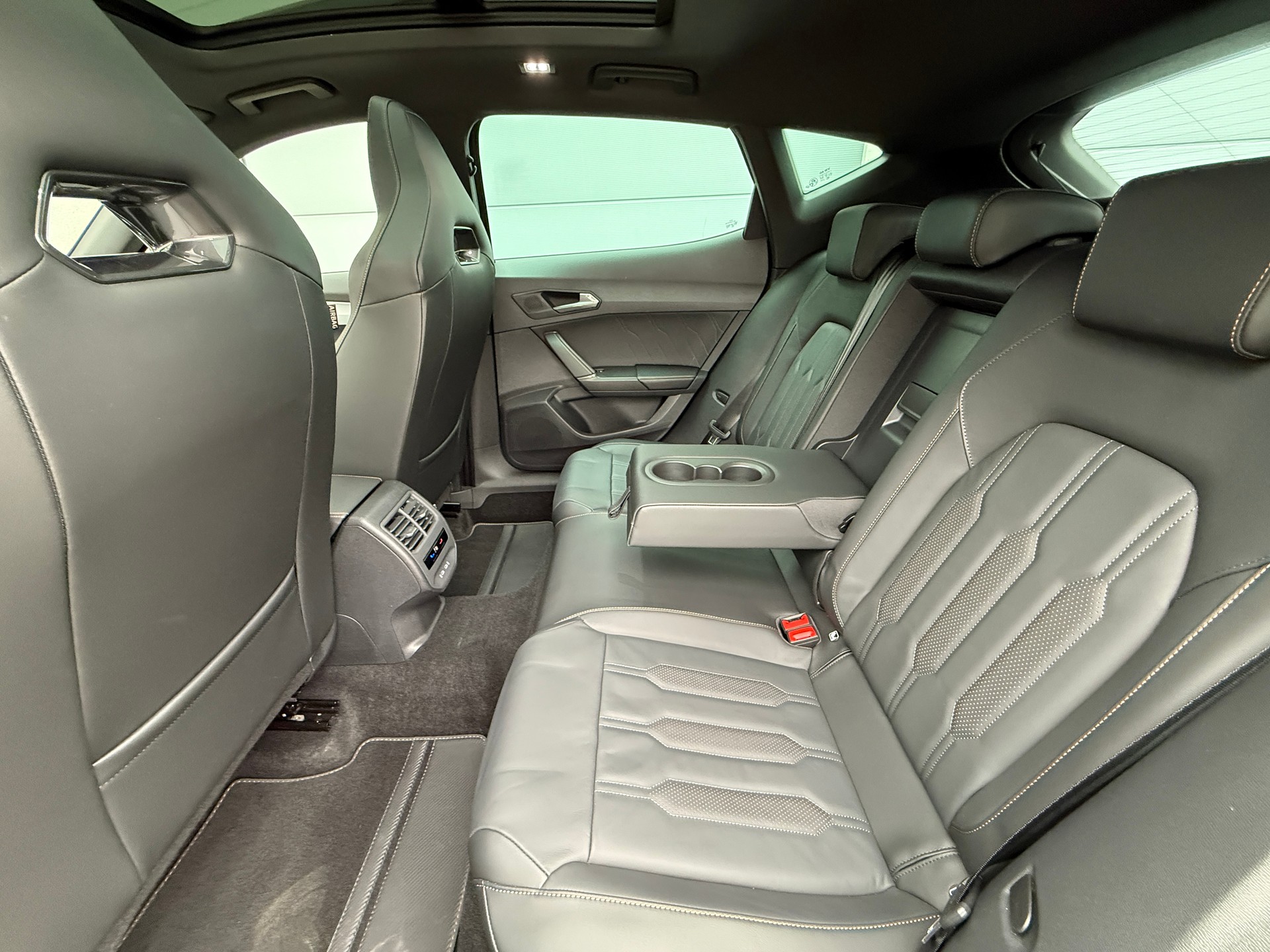 CUPRA Formentor 2.0TSI VZ 4Drive DSG mit Anhängerkupplung & Panoramadach-image-20