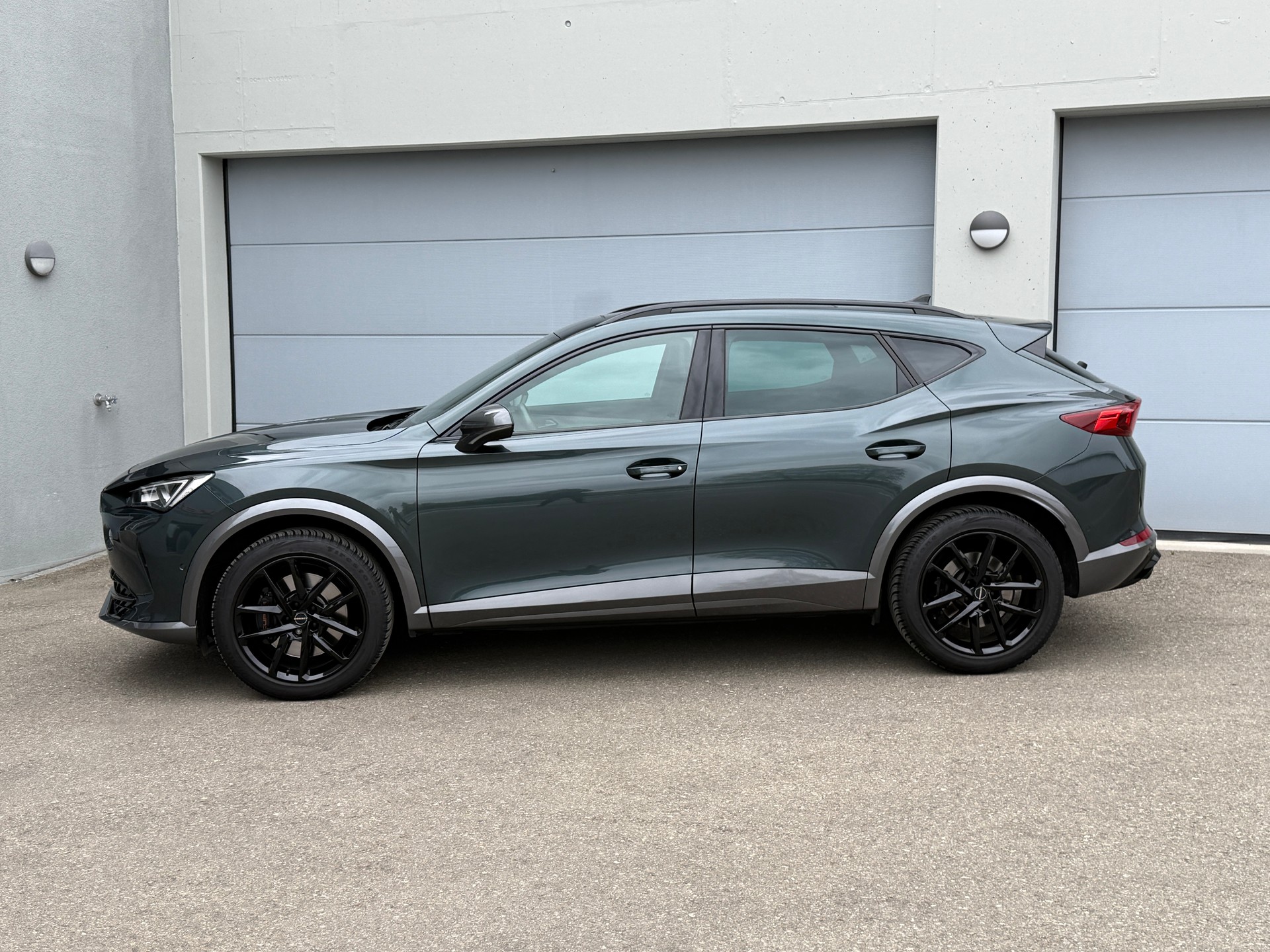 CUPRA Formentor 2.0TSI VZ 4Drive DSG mit Anhängerkupplung & Panoramadach-showroom-element-1
