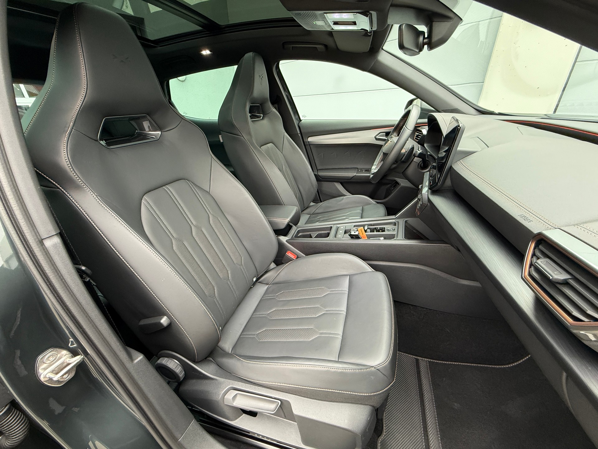 CUPRA Formentor 2.0TSI VZ 4Drive DSG mit Anhängerkupplung & Panoramadach-image-17