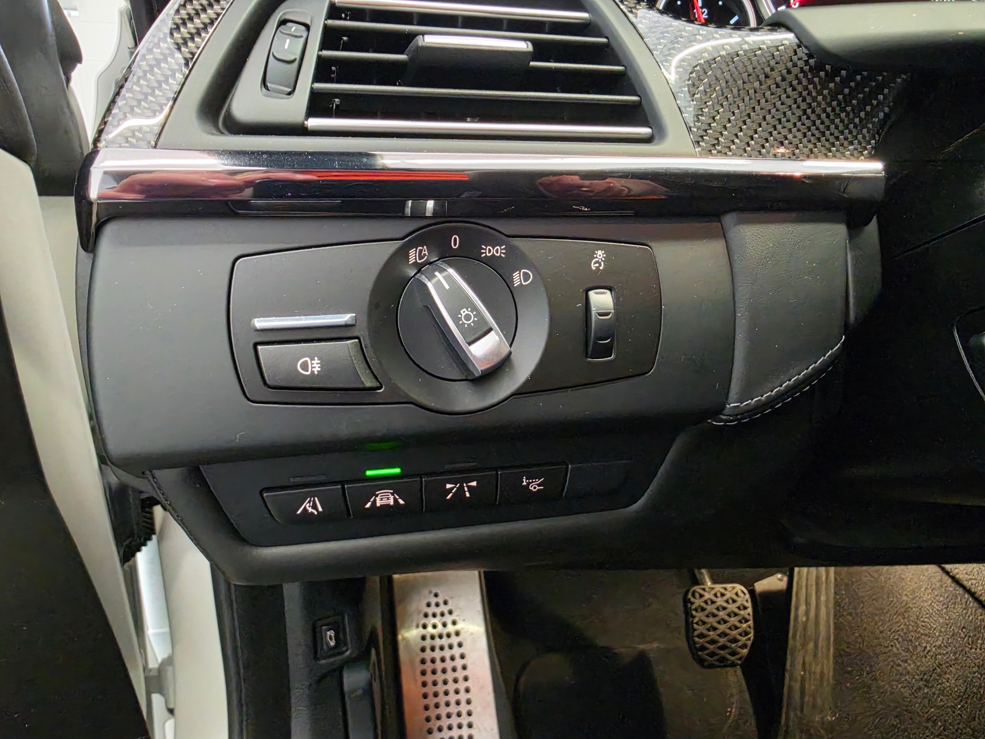 BMW M6 Coupé Drivelogic aus 1.Hand mit nur 19'900 Km-image-14