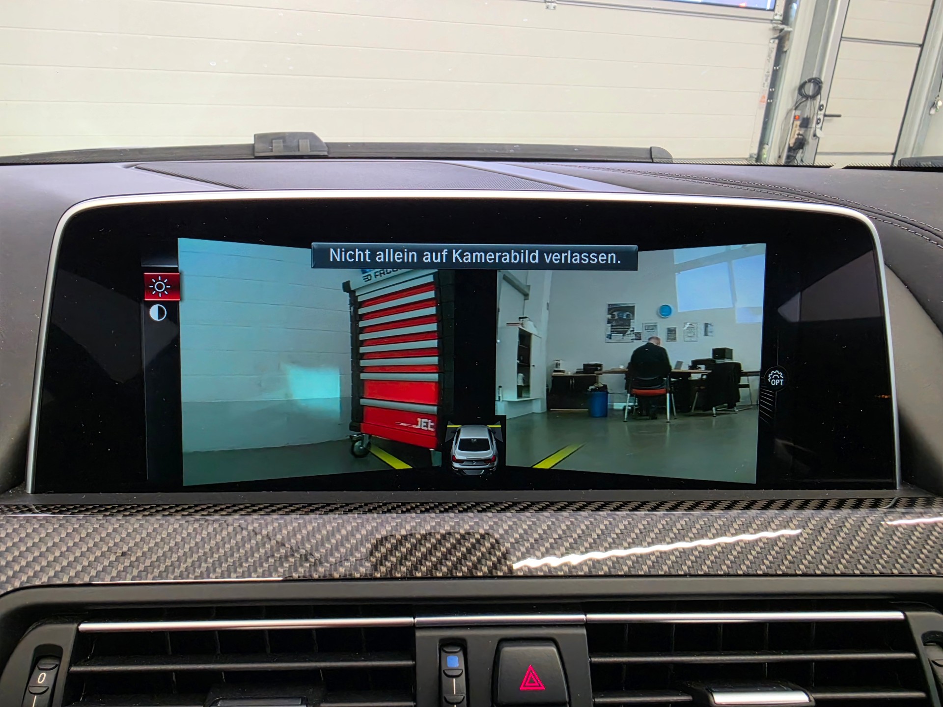 BMW M6 Coupé Drivelogic aus 1.Hand mit nur 19'900 Km-image-9
