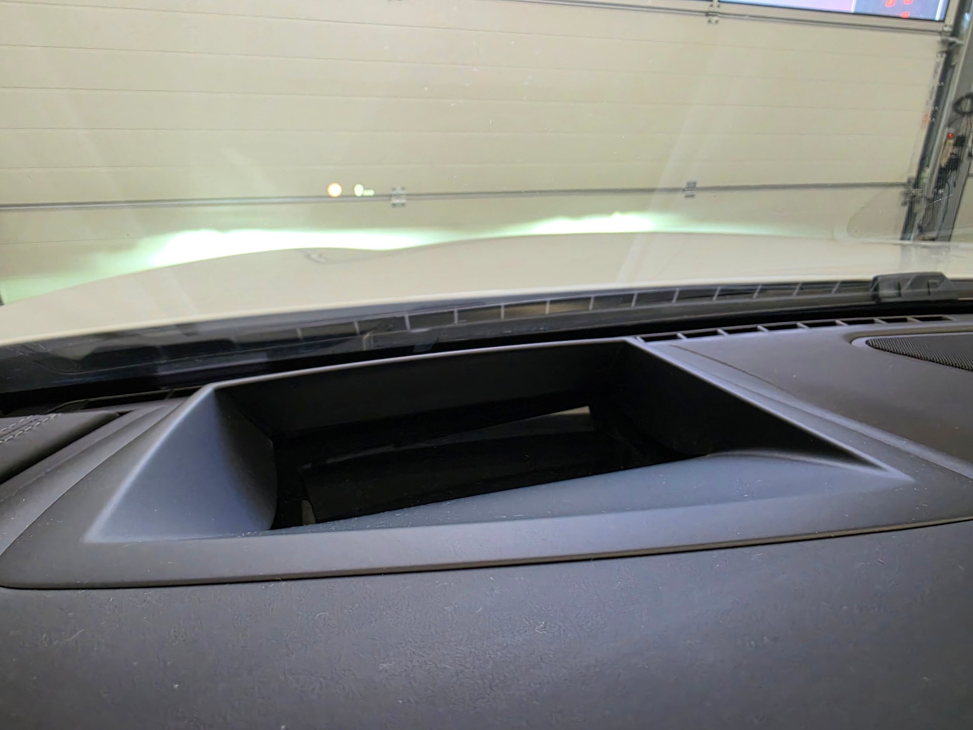 BMW M6 Coupé Drivelogic aus 1.Hand mit nur 19'900 Km-image-6