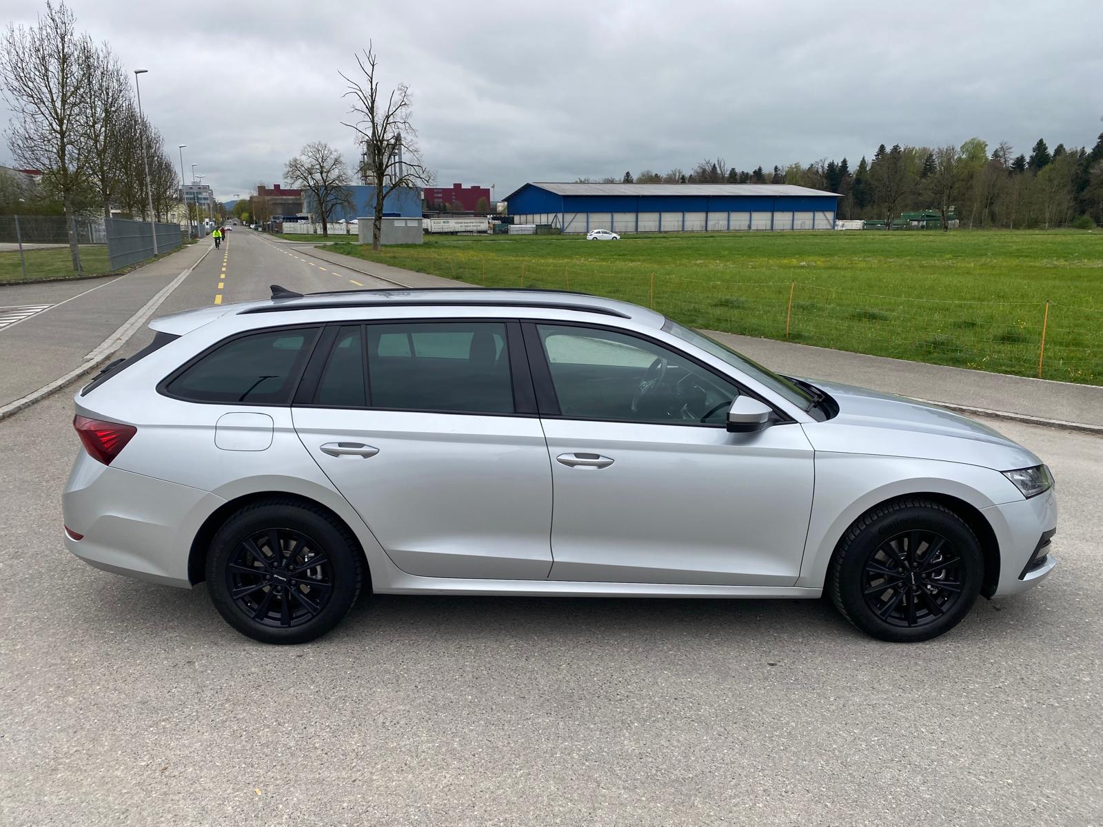 SKODA Octavia Combi 2.0 TDI DSG Ambition 4x4