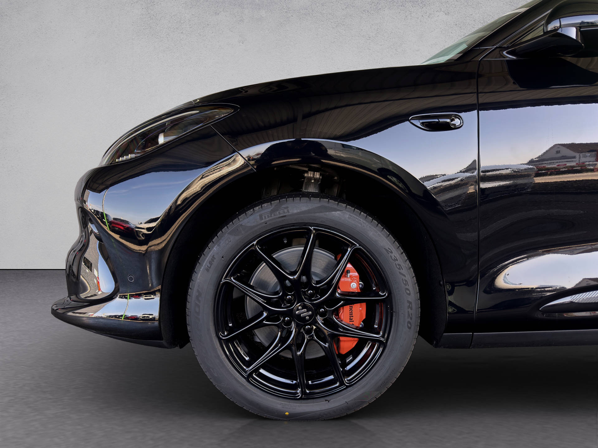 MG IM6 100 kWh Performance 20 4WD-image-2