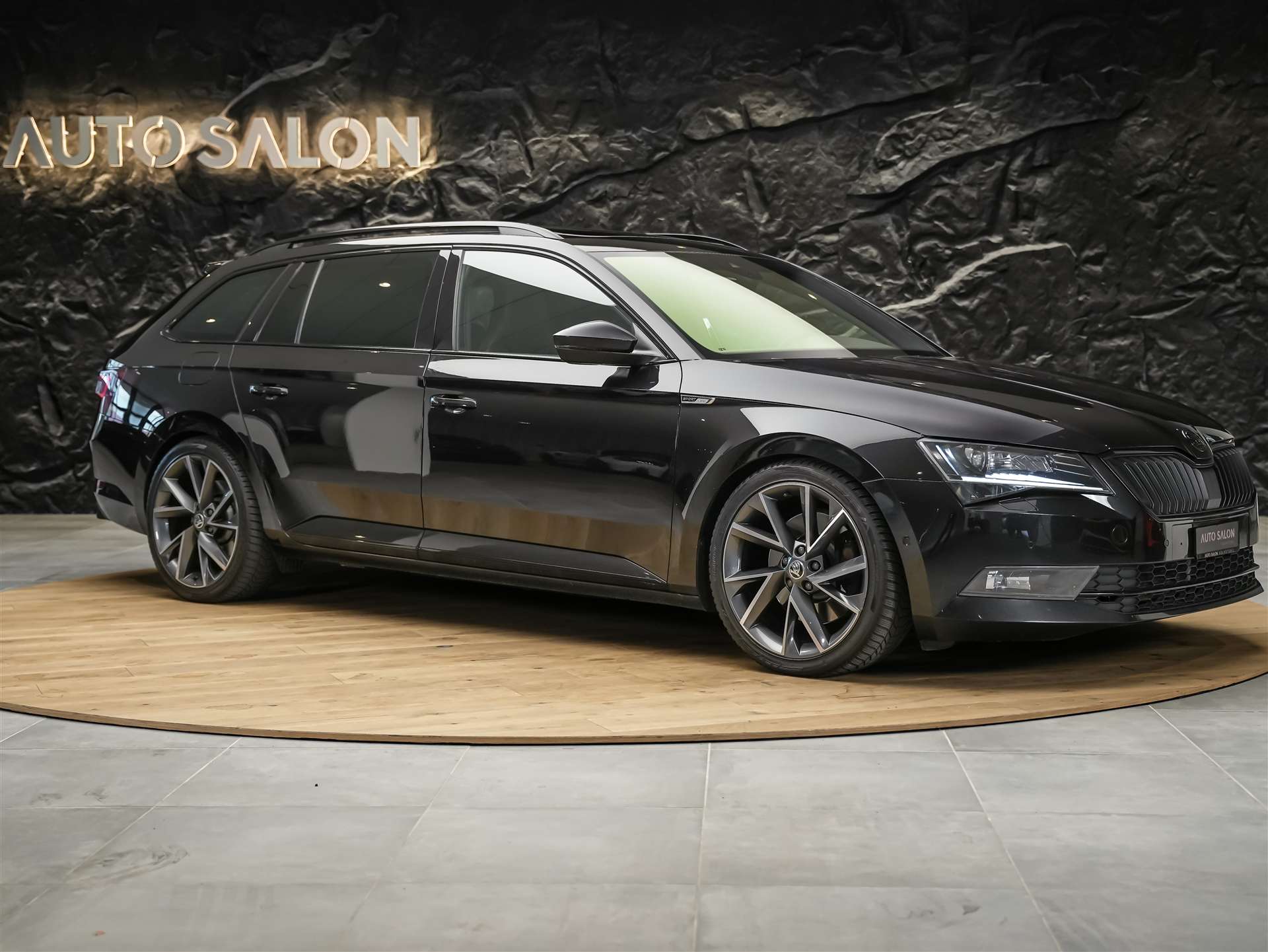SKODA Superb Combi 2.0 TSI SportLine+ DSG 4x4 *CH-Auto*Panorama*ACC*-image-6