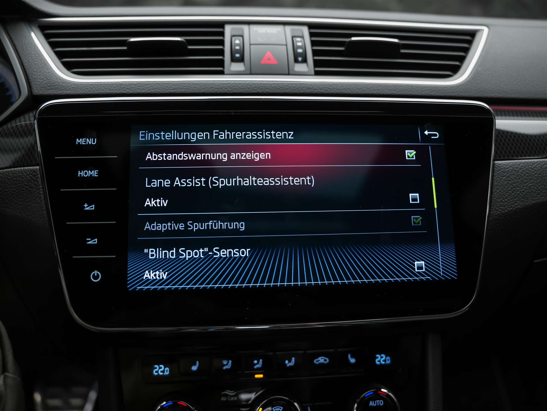 SKODA Superb Combi 2.0 TSI SportLine+ DSG 4x4 *CH-Auto*Panorama*ACC*-image-36