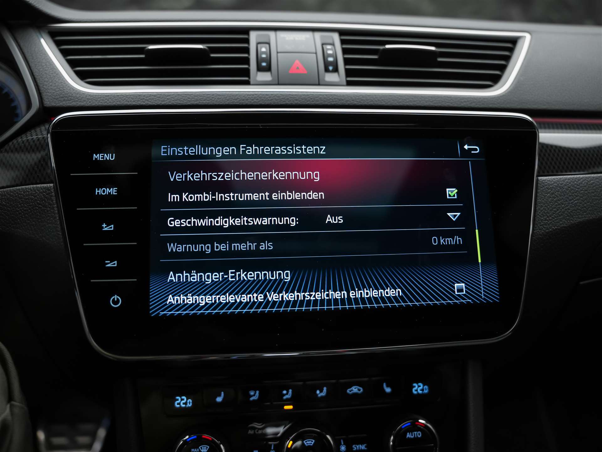 SKODA Superb Combi 2.0 TSI SportLine+ DSG 4x4 *CH-Auto*Panorama*ACC*-image-37