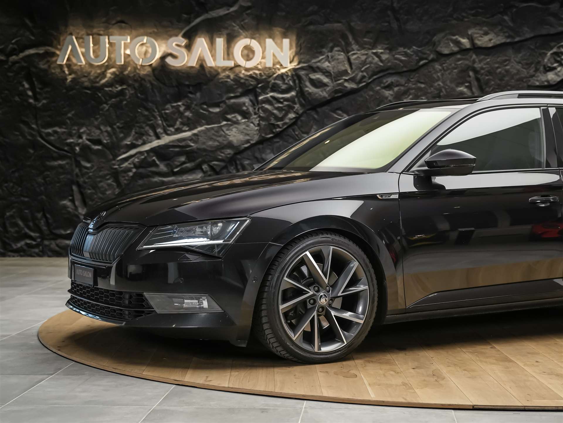SKODA Superb Combi 2.0 TSI SportLine+ DSG 4x4 *CH-Auto*Panorama*ACC*-image-16
