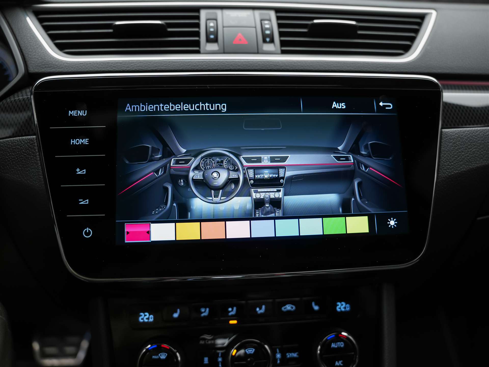 SKODA Superb Combi 2.0 TSI SportLine+ DSG 4x4 *CH-Auto*Panorama*ACC*-image-39