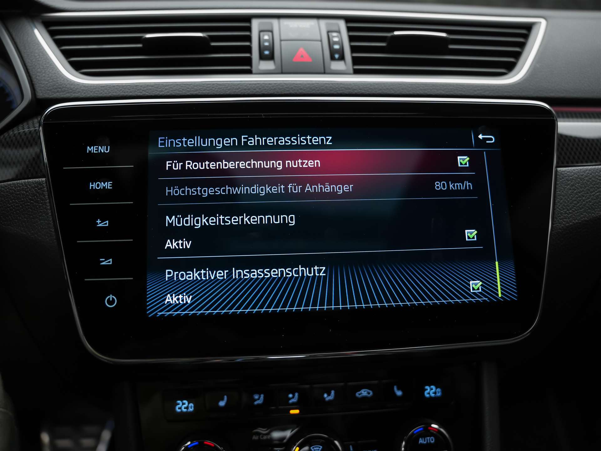 SKODA Superb Combi 2.0 TSI SportLine+ DSG 4x4 *CH-Auto*Panorama*ACC*-image-38