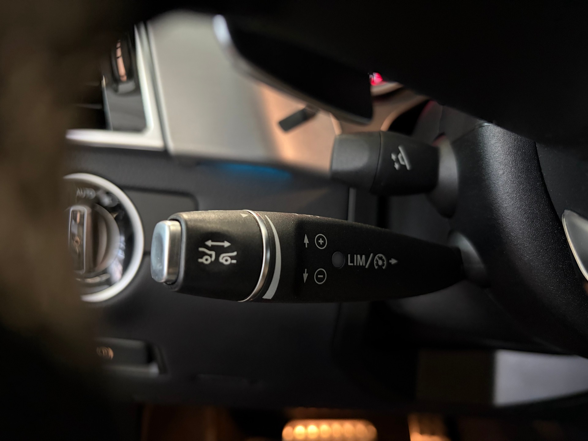 MERCEDES-BENZ GLE 350 d AMG Line Executive 4Matic 9G-Tronic | CH | Night | Panorama | Comand | AHK | Airmatic |-image-31