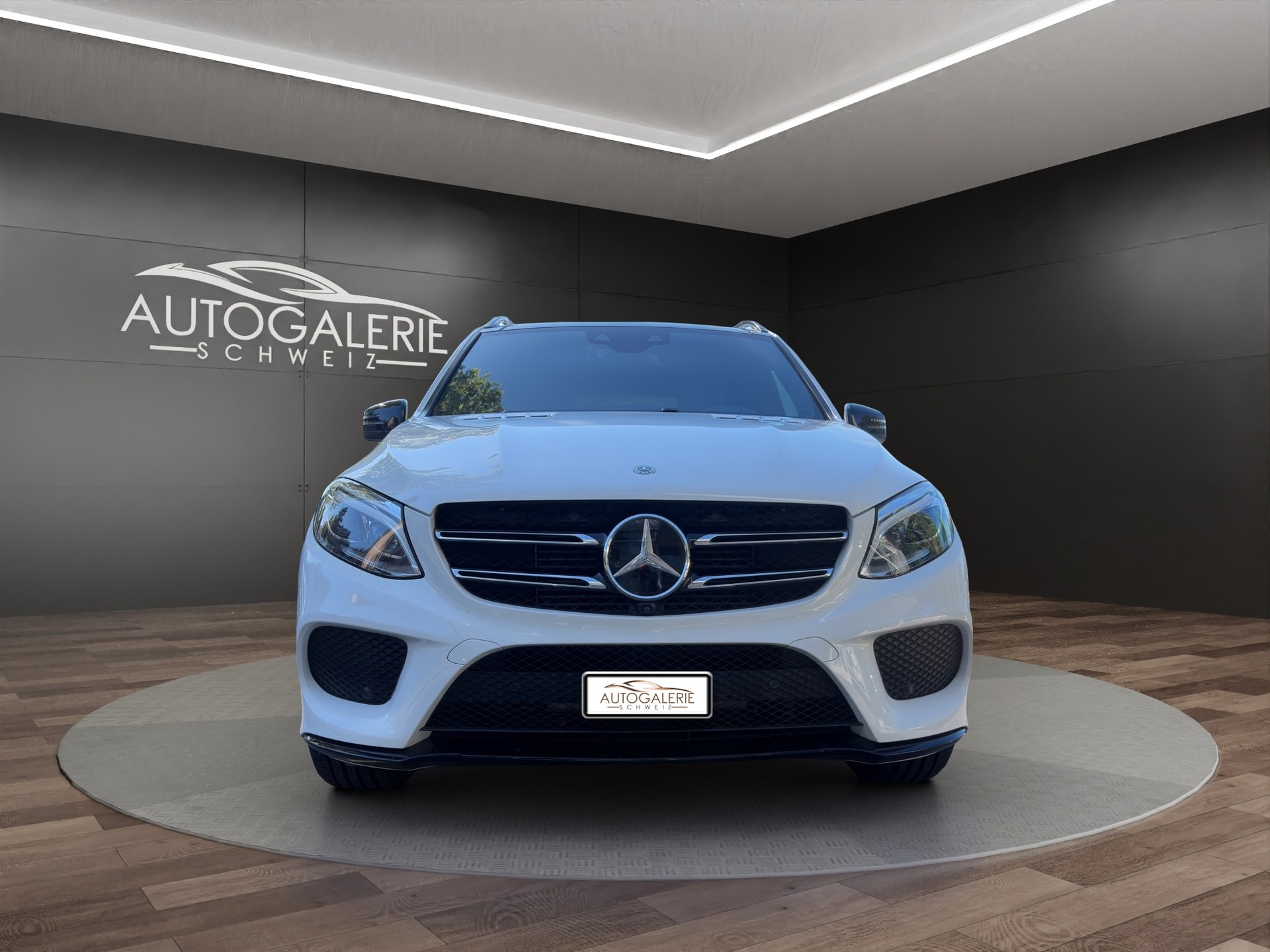 MERCEDES-BENZ GLE 350 d AMG Line Executive 4Matic 9G-Tronic | CH | Night | Panorama | Comand | AHK | Airmatic |-image-7