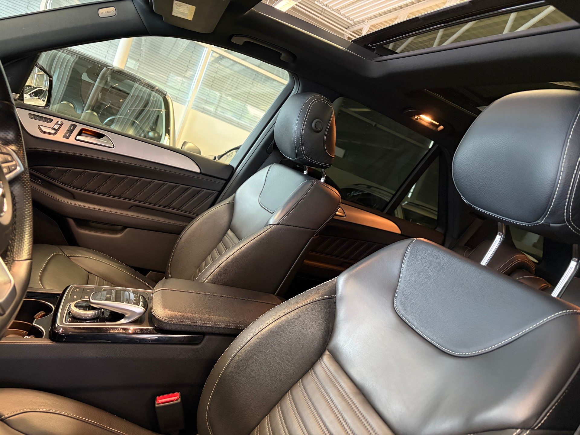 MERCEDES-BENZ GLE 350 d AMG Line Executive 4Matic 9G-Tronic | CH | Night | Panorama | Comand | AHK | Airmatic |-image-24