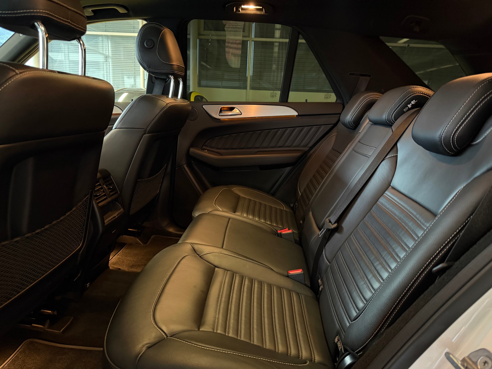 MERCEDES-BENZ GLE 350 d AMG Line Executive 4Matic 9G-Tronic | CH | Night | Panorama | Comand | AHK | Airmatic |-image-18