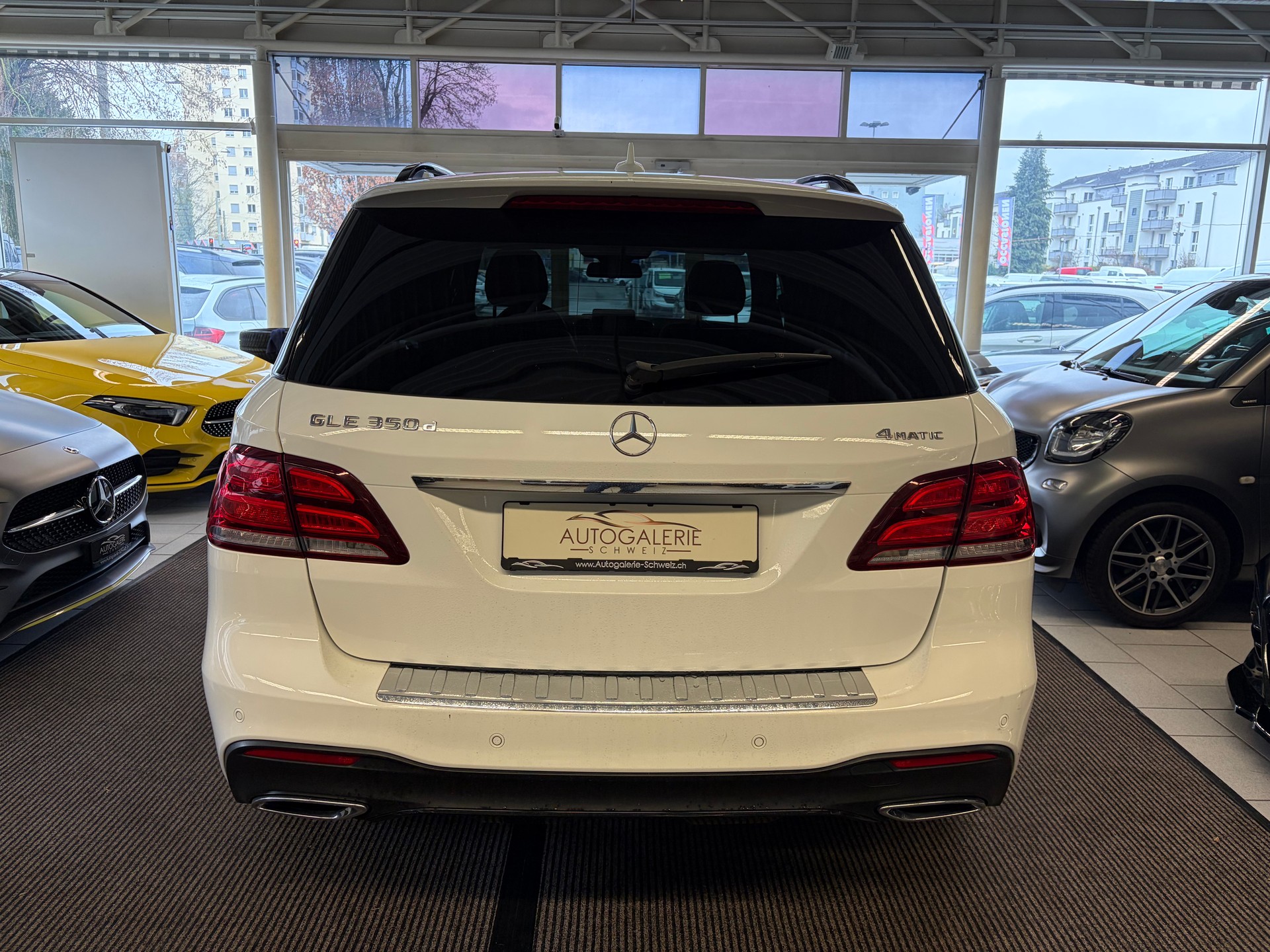 MERCEDES-BENZ GLE 350 d AMG Line Executive 4Matic 9G-Tronic | CH | Night | Panorama | Comand | AHK | Airmatic |-image-34
