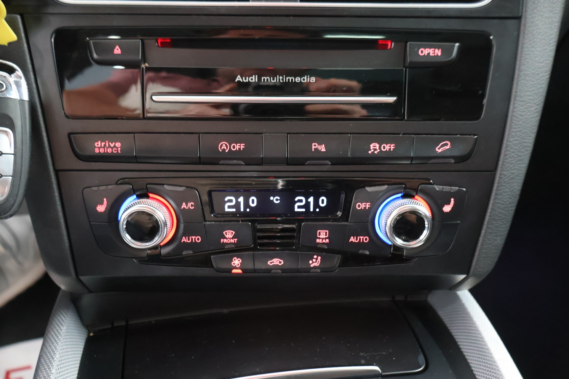 AUDI Q5 2.0 TFSI quattro S line tiptronic-image-18