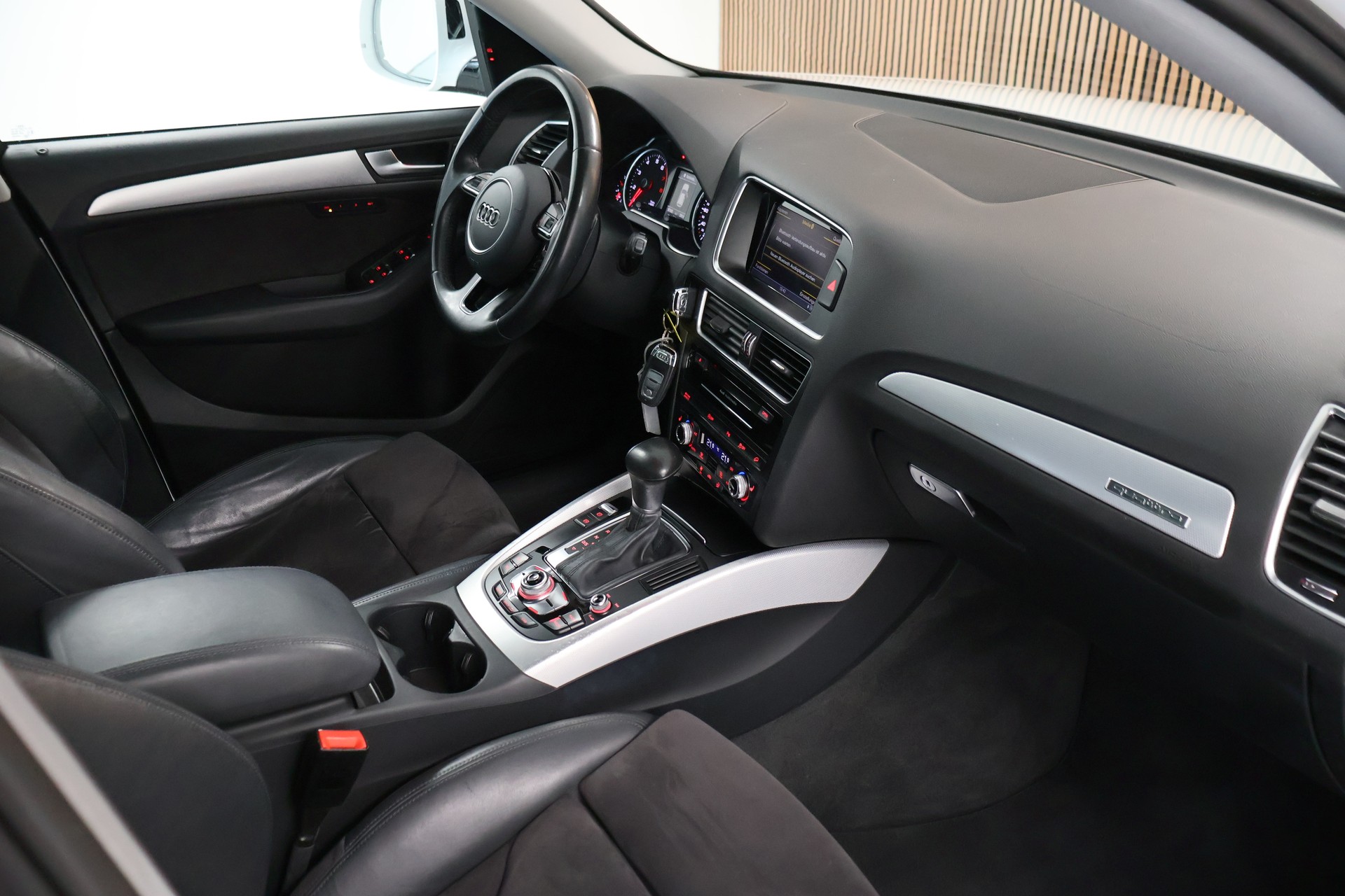 AUDI Q5 2.0 TFSI quattro S line tiptronic-image-13
