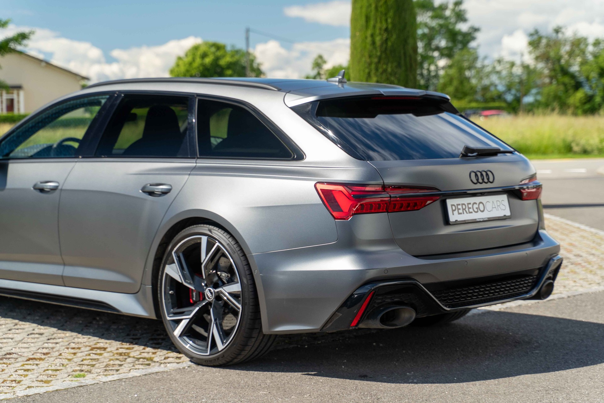 AUDI RS6 Avant 4.0 TFSI V8 quattro-image-12