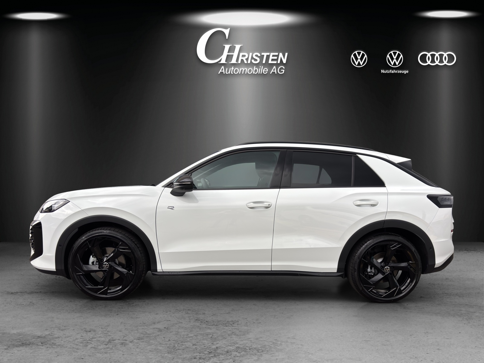 VW T-Roc 1.5 eTSI mHEV R-Line DSG-showroom-element-1
