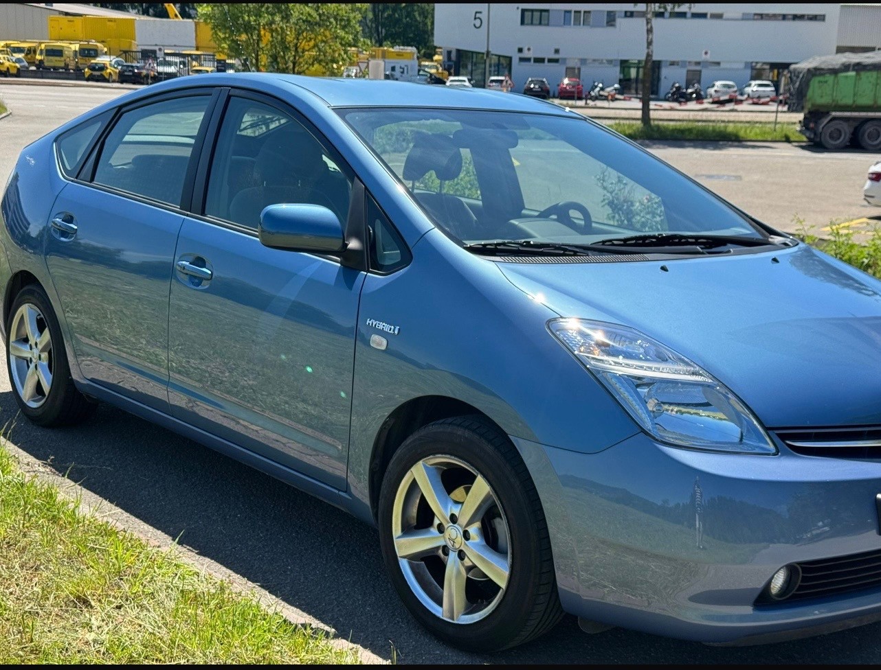 TOYOTA Prius 1.5 16V Hybrid-image-2