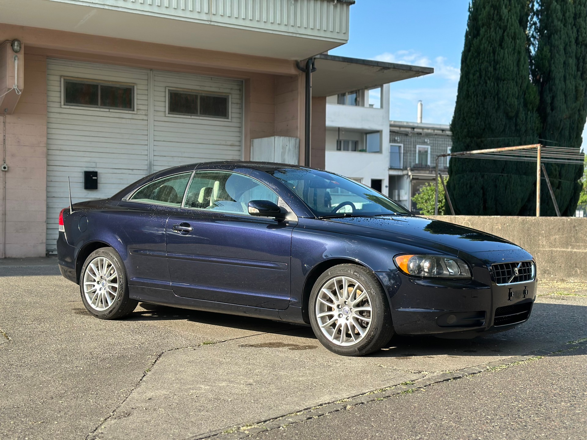 VOLVO C70 2.4i Momentum-image-1