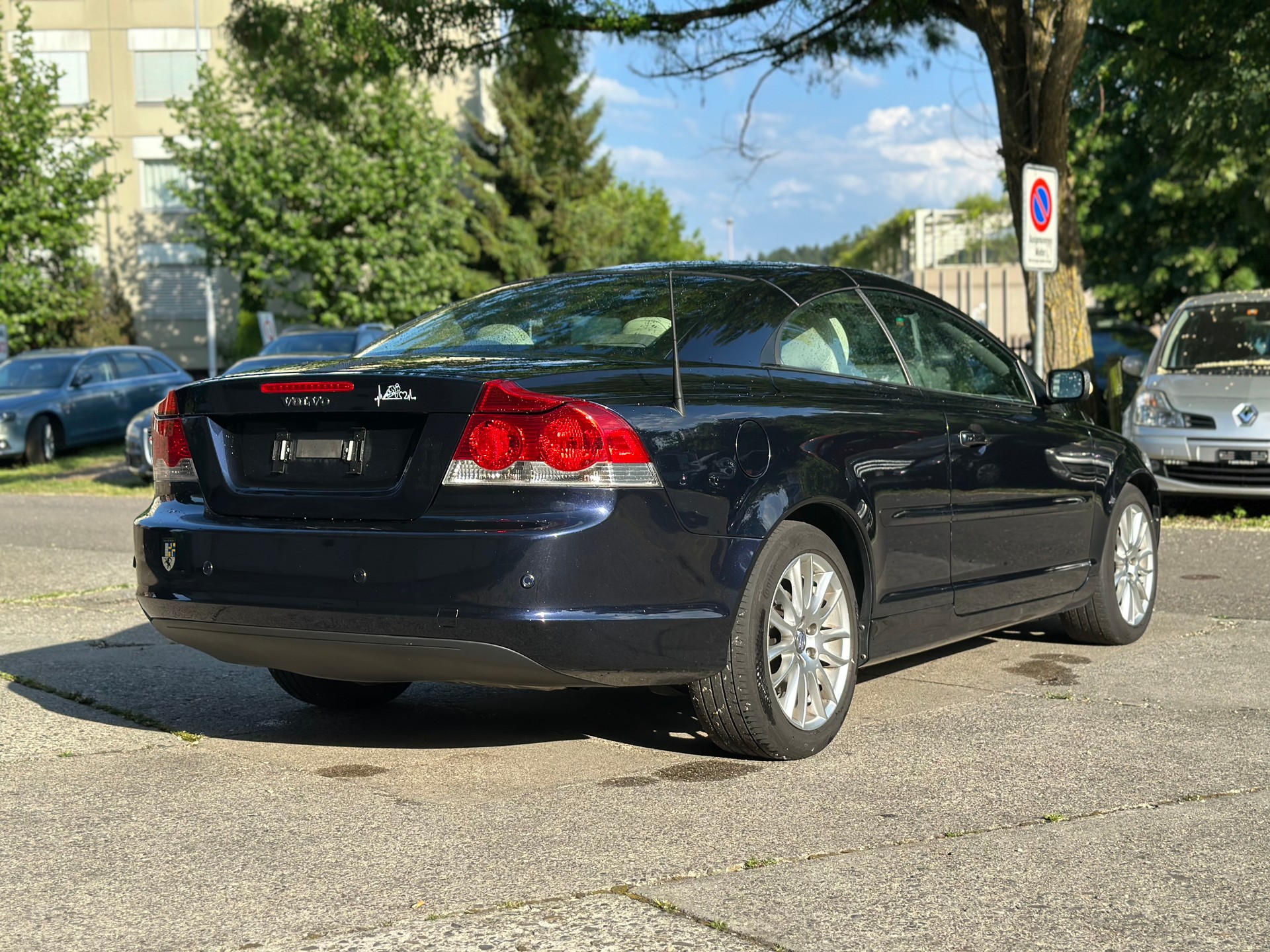 VOLVO C70 2.4i Momentum-image-2