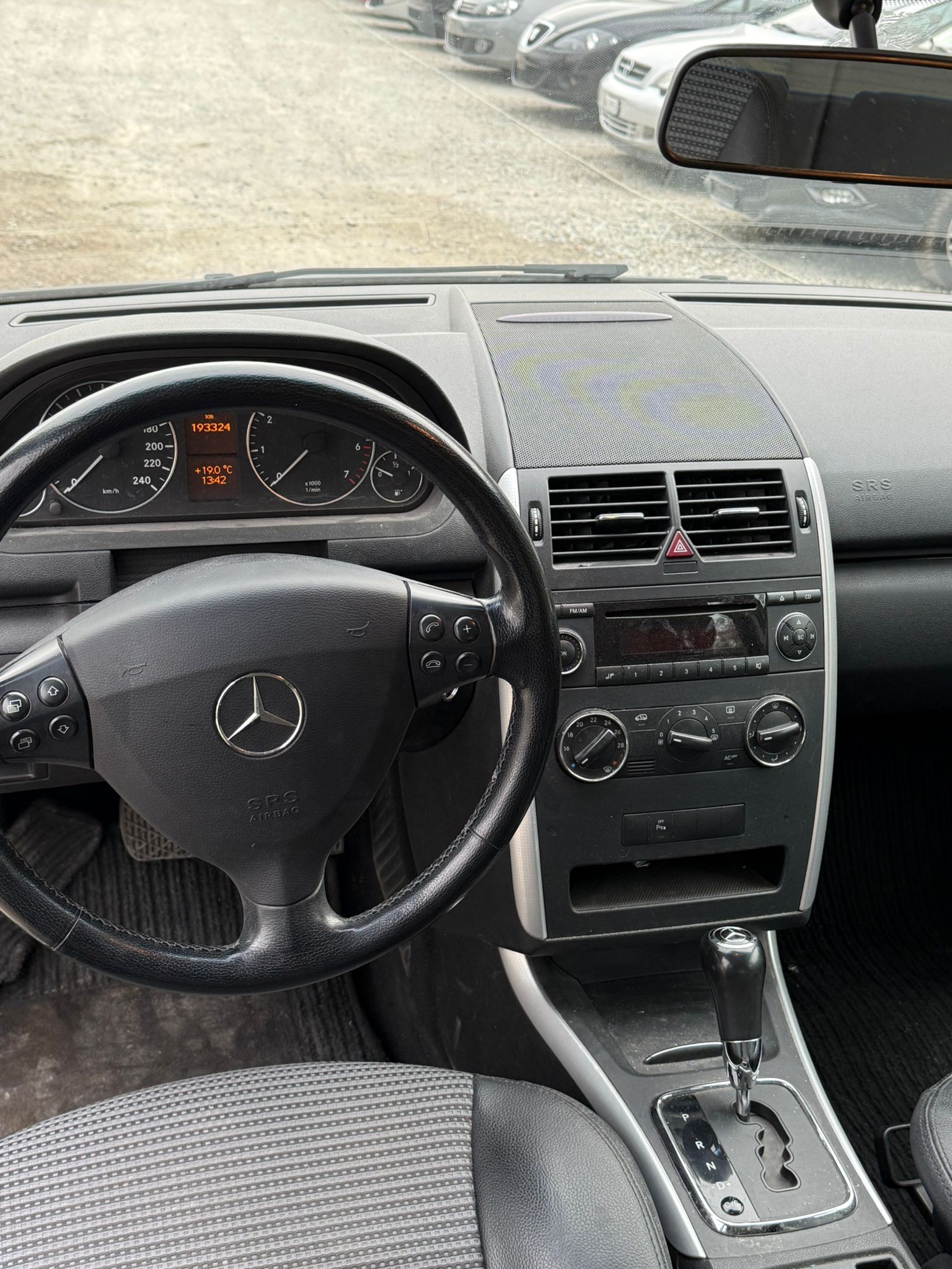 MERCEDES-BENZ A 200 Avantgarde *** AB MFK 12.2025 / Frisch ab Service / Gratis Lieferung ***-image-14