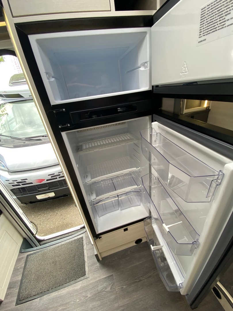 CHALLENGER Graphite 260 Premium, Ford Transit 2.0TDCi 170PS Automat-image-9