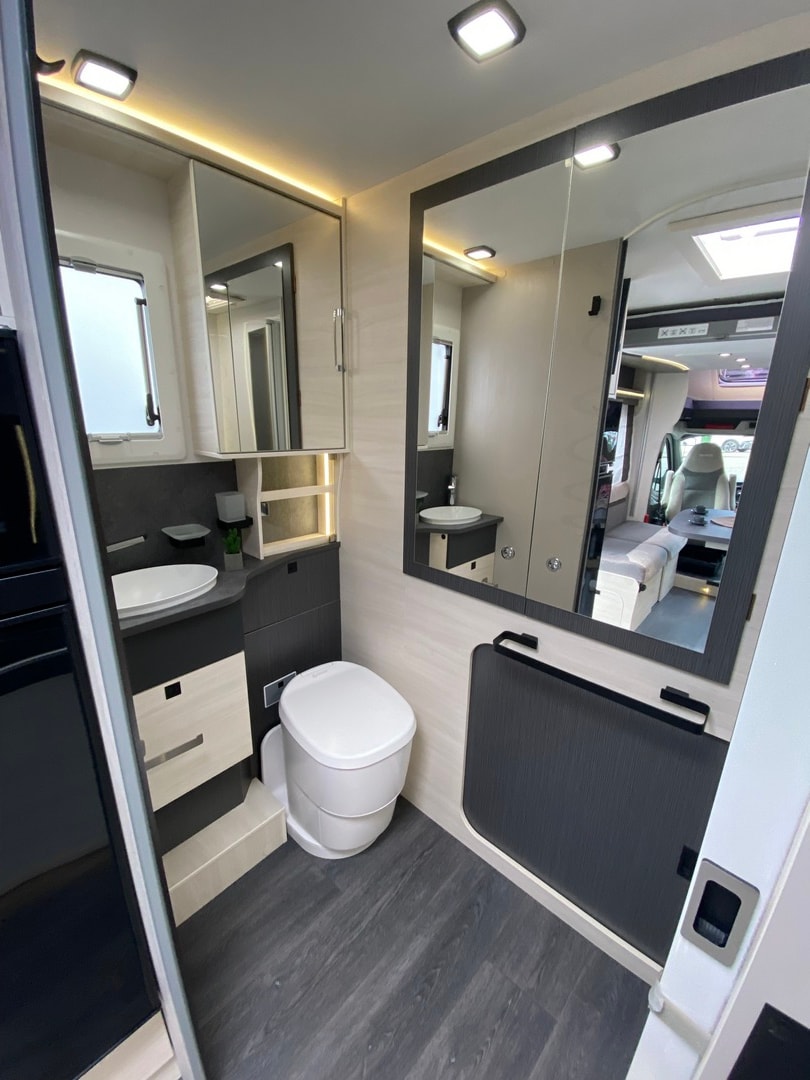CHALLENGER Graphite 260 Premium, Ford Transit 2.0TDCi 170PS Automat-image-10