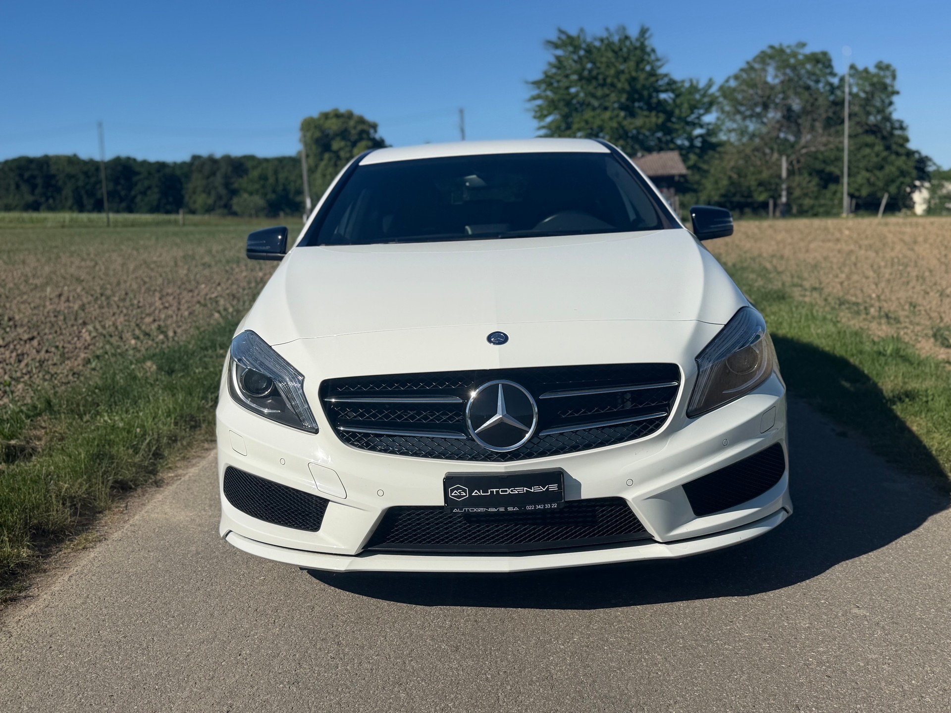 MERCEDES-BENZ A 180 AMG Line 7G-DCT-image-2