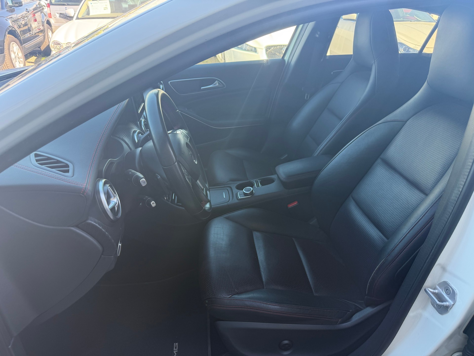 MERCEDES-BENZ A 180 AMG Line 7G-DCT-image-14