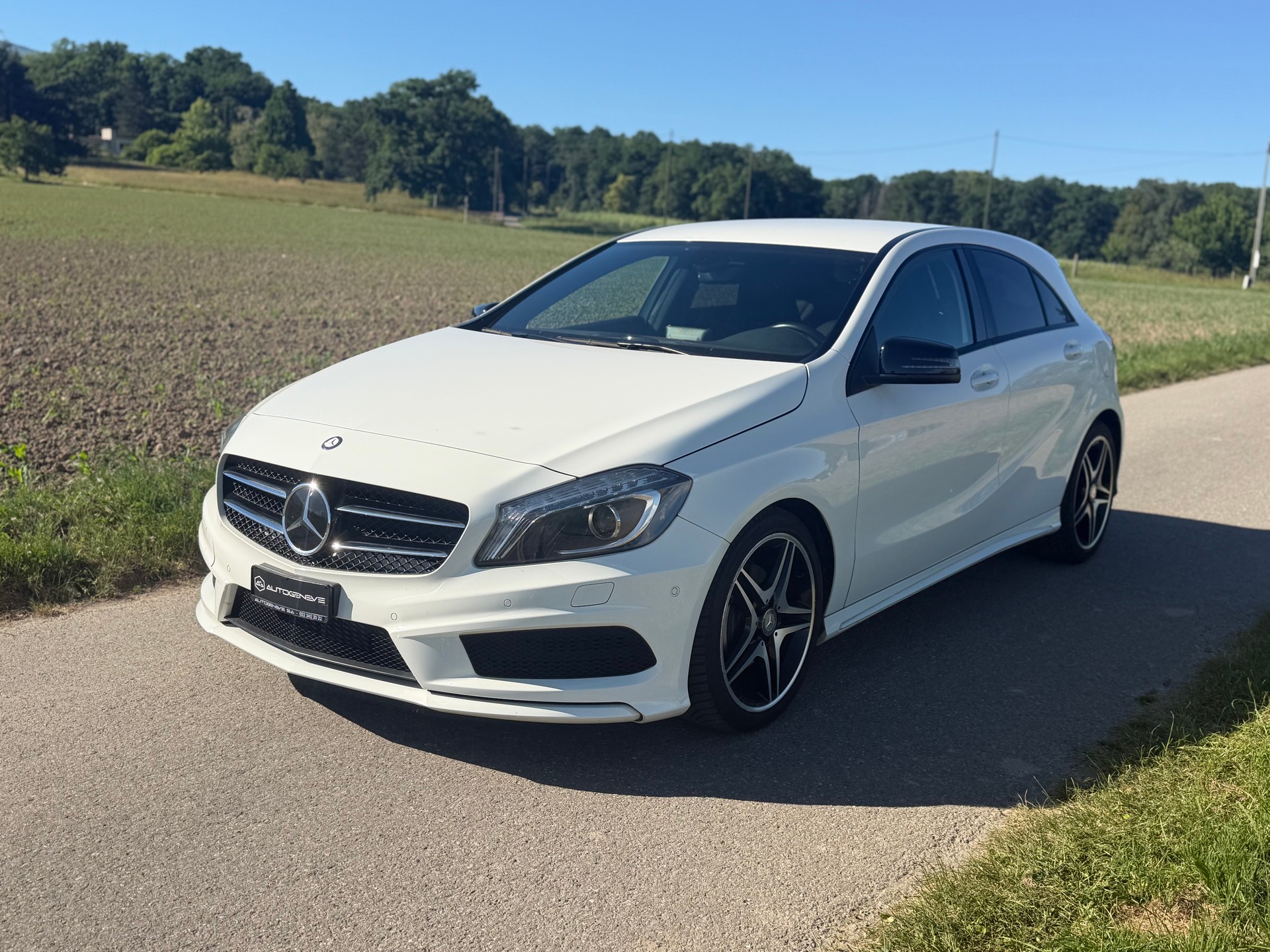 MERCEDES-BENZ A 180 AMG Line 7G-DCT-image-5
