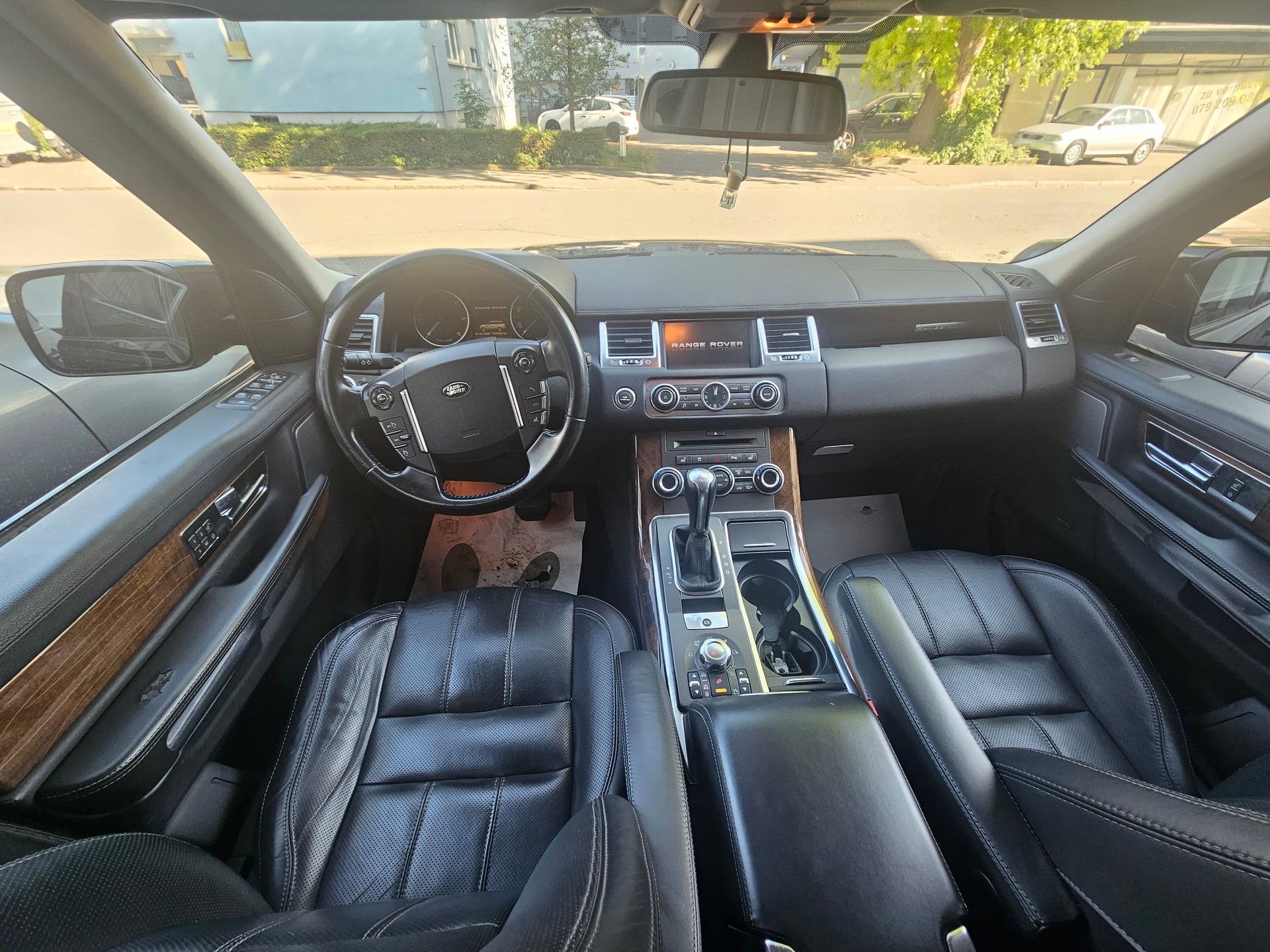 LAND ROVER Range Rover Sport 3.0 TDV6 HSE Automatic-image-4