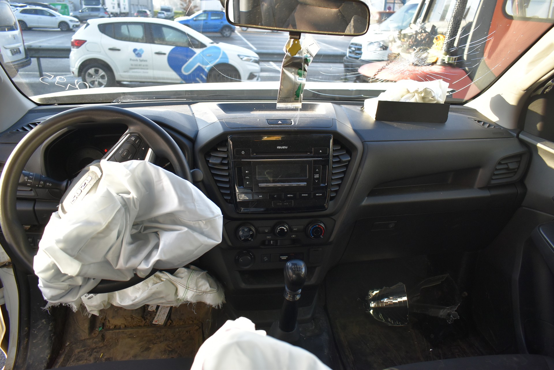 ISUZU D-MAX 1.9 SpaceCab N60B 4x4-image-4