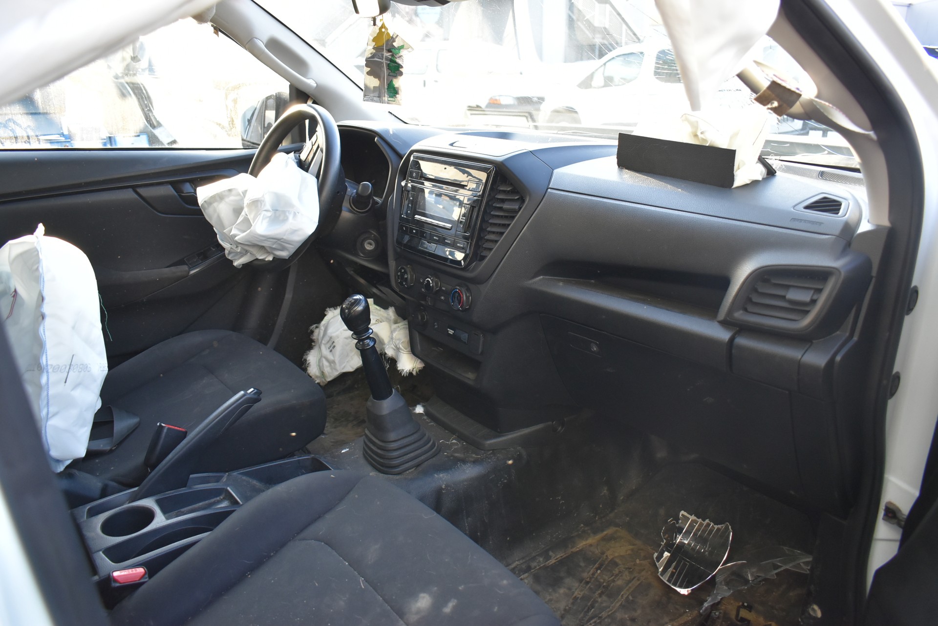 ISUZU D-MAX 1.9 SpaceCab N60B 4x4-image-1