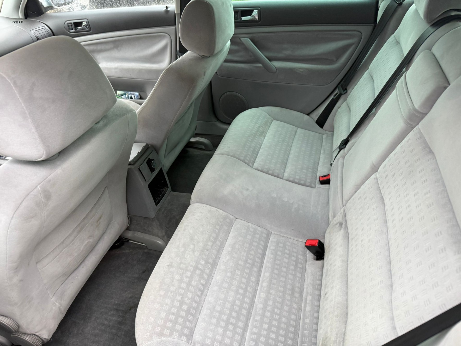 VW Passat Variant 2.0 Comfortline-image-8