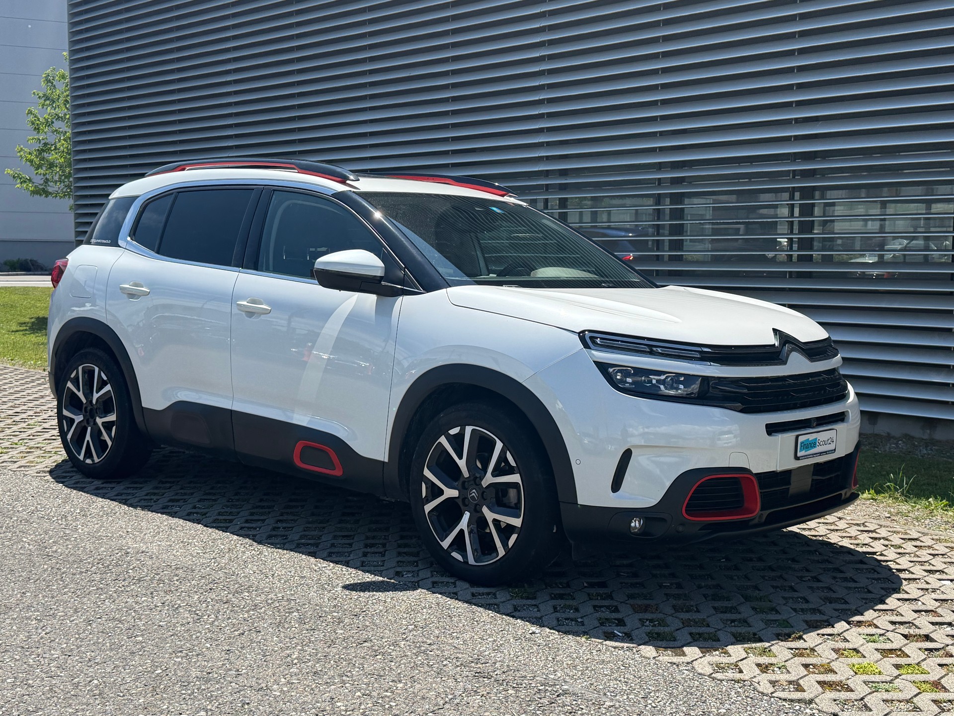 CITROEN C5 Aircross 1.6i PureTech Shine EAT8-image-8