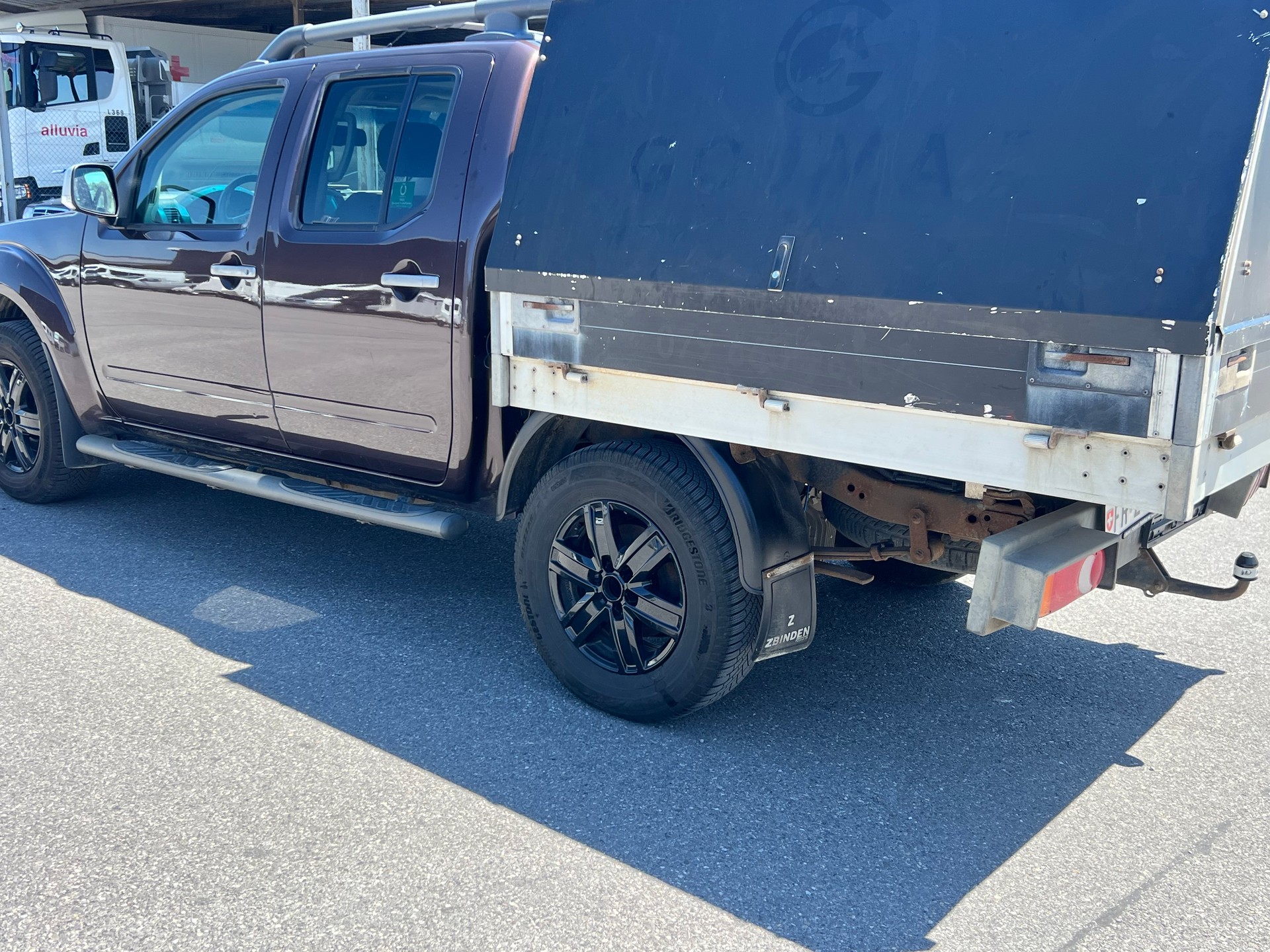 NISSAN Navara Double Cab LE 2.5 dCi 4WD LB Automat-image-1