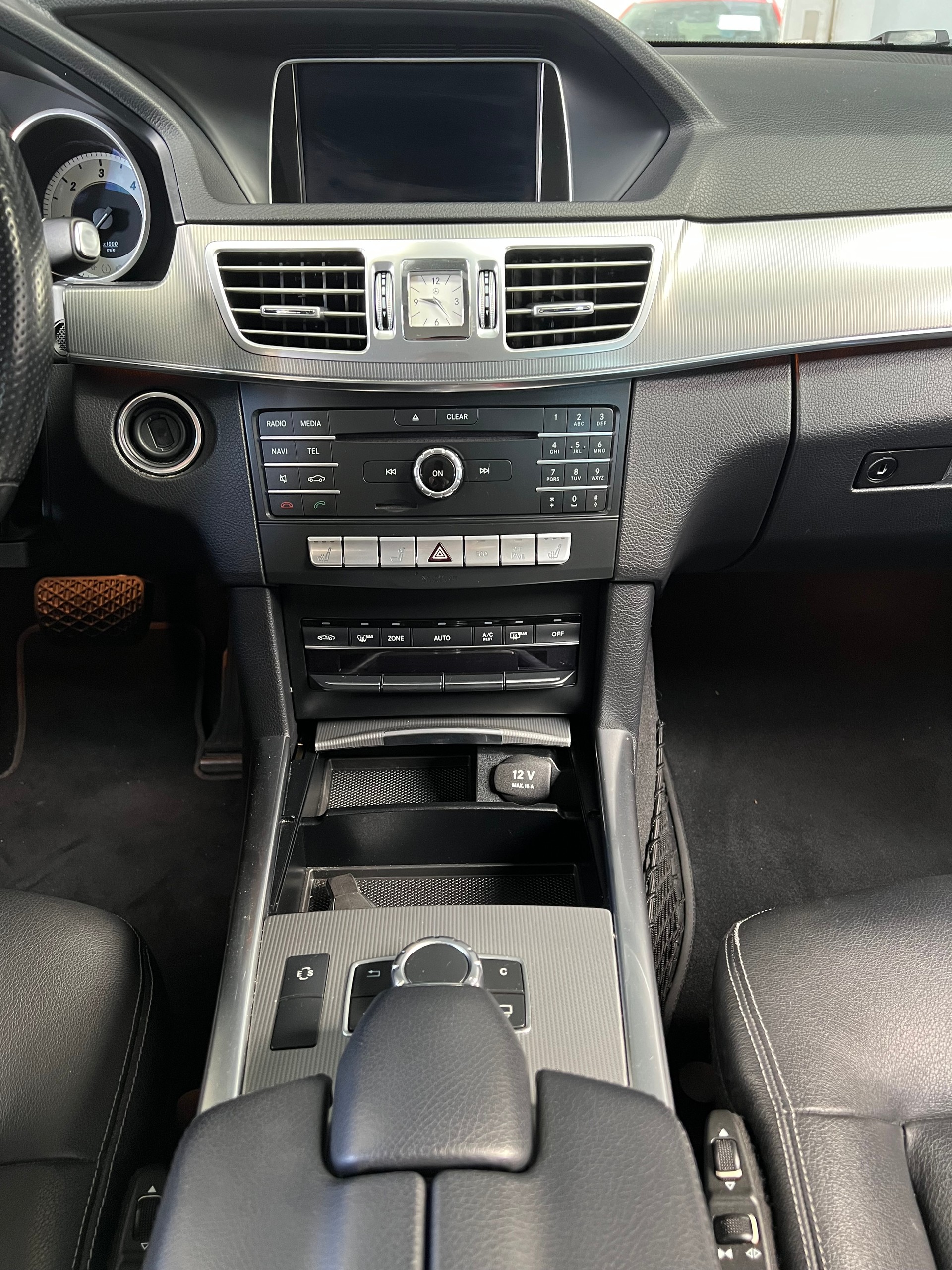 MERCEDES-BENZ E 250 BlueTEC Avantgarde 4Matic 7G-Tronic-image-5