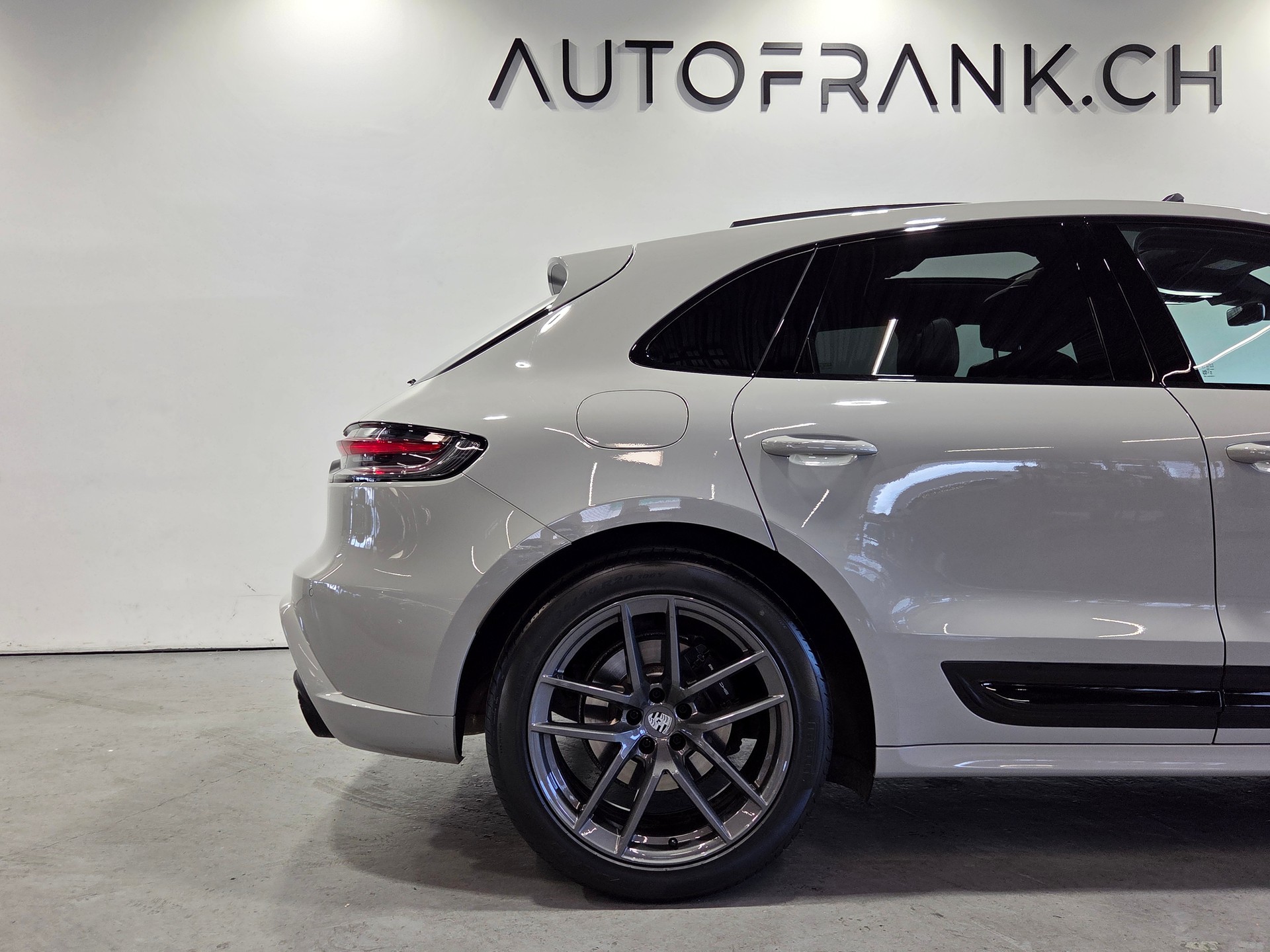 PORSCHE Macan 2.0 T-image-15