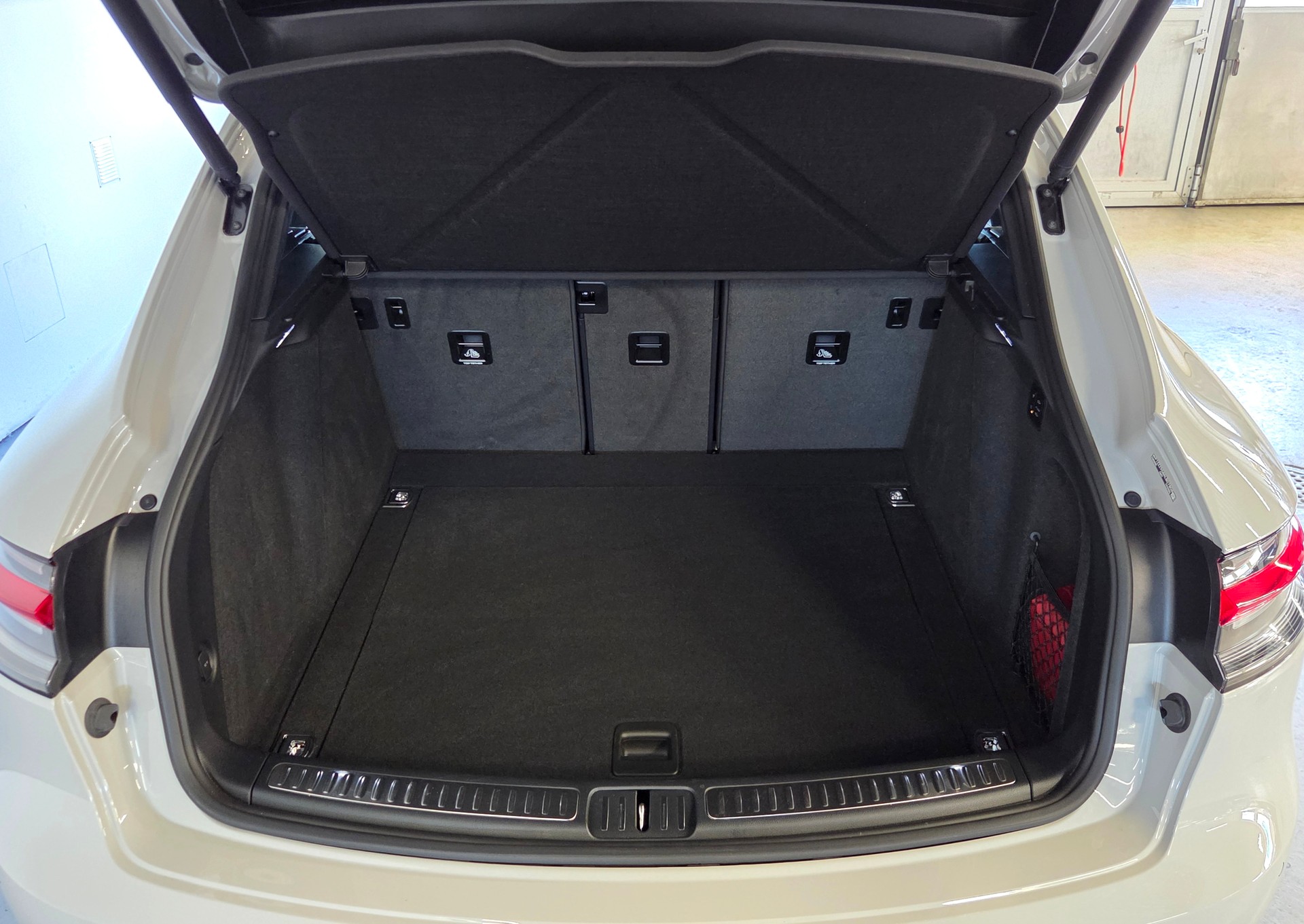 PORSCHE Macan 2.0 T-image-22
