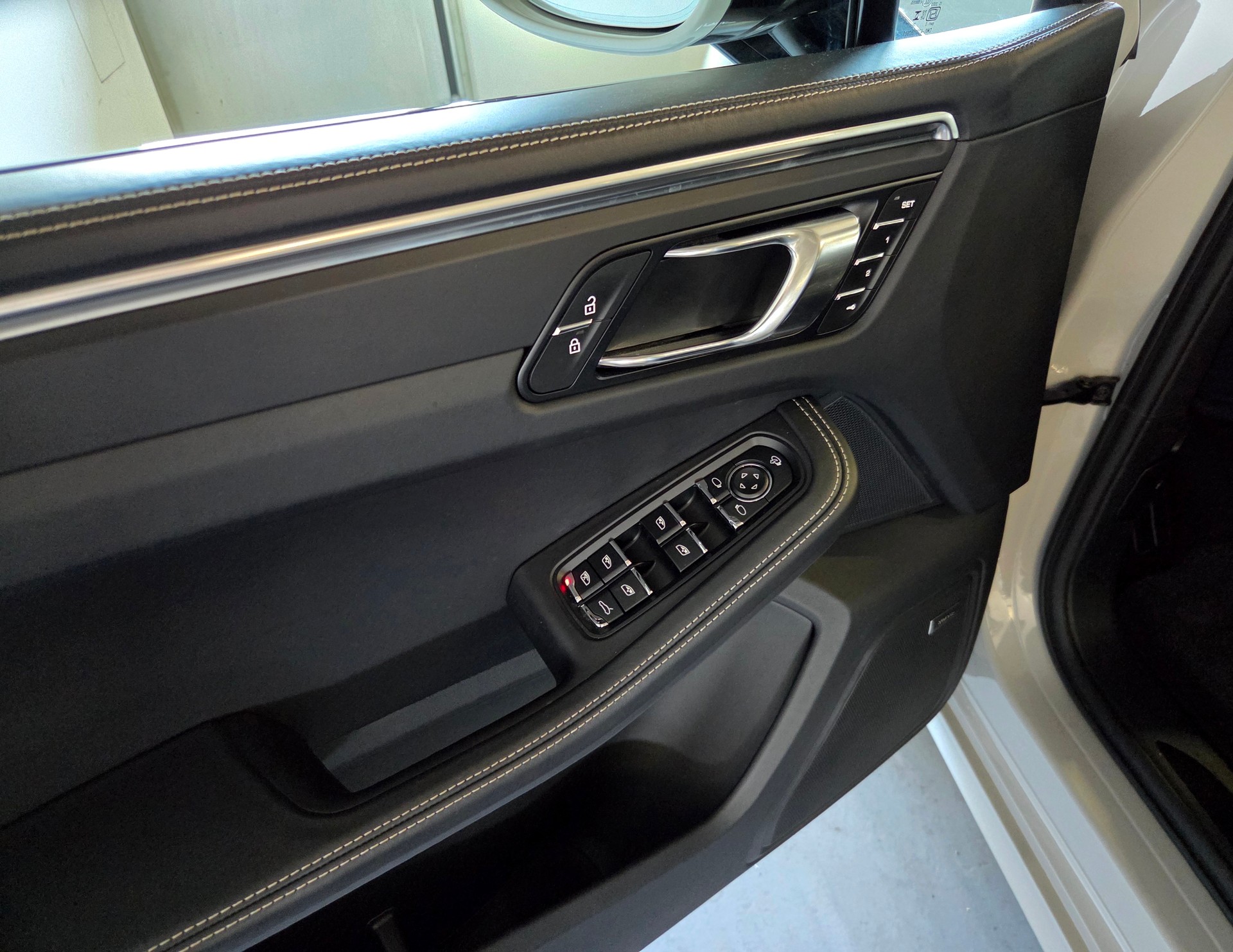 PORSCHE Macan 2.0 T-image-17
