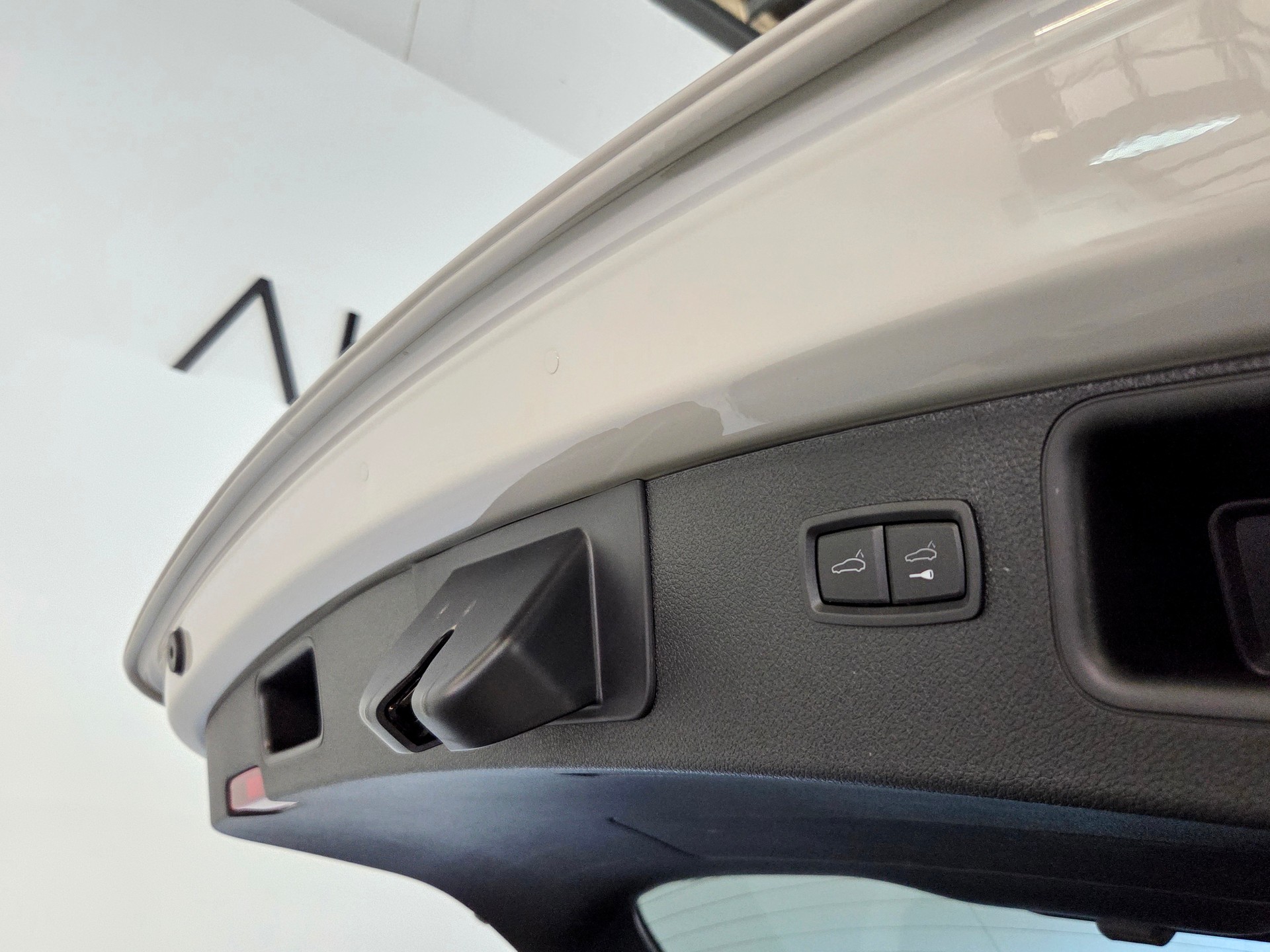 PORSCHE Macan 2.0 T-image-23