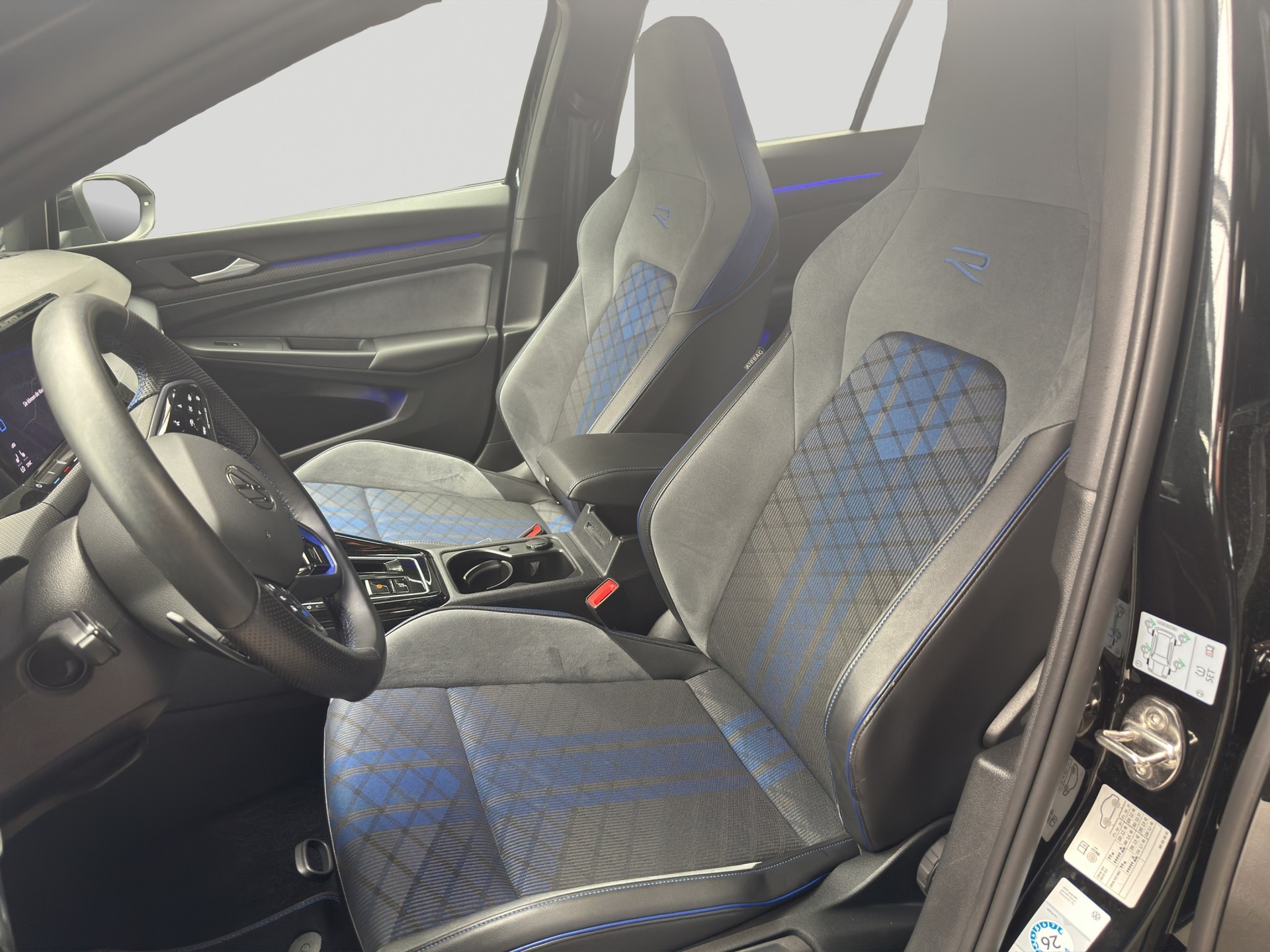 VW Golf 2.0 TSI R DSG 4Motion Performance Black Style-image-5