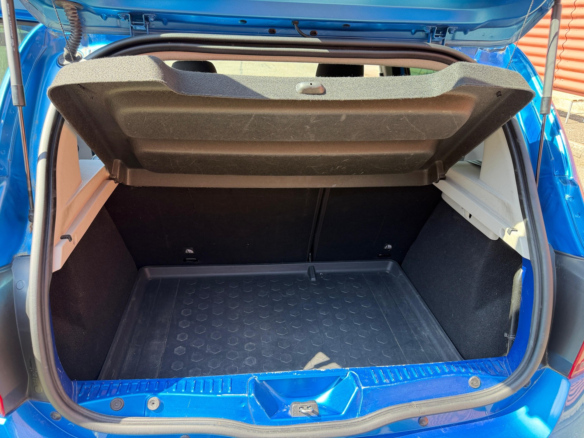 DACIA Sandero 1.5 dCi Stepway Unlimited Automatic-image-13