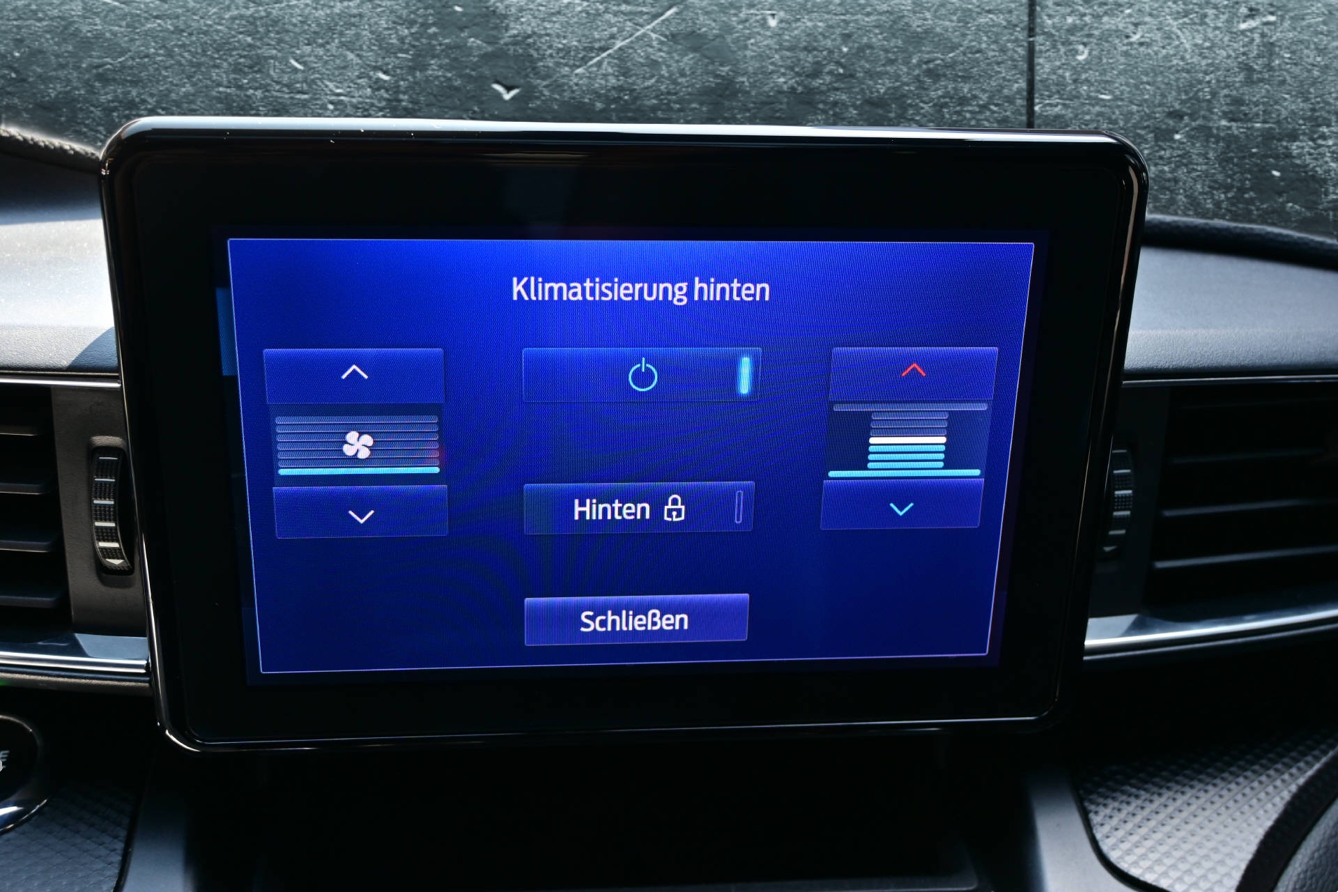 FORD Explorer 3.0 V6 Plug-in Hybrid ST-Line *Panordamadach*CH-Auto*7-Plätzer*-image-17